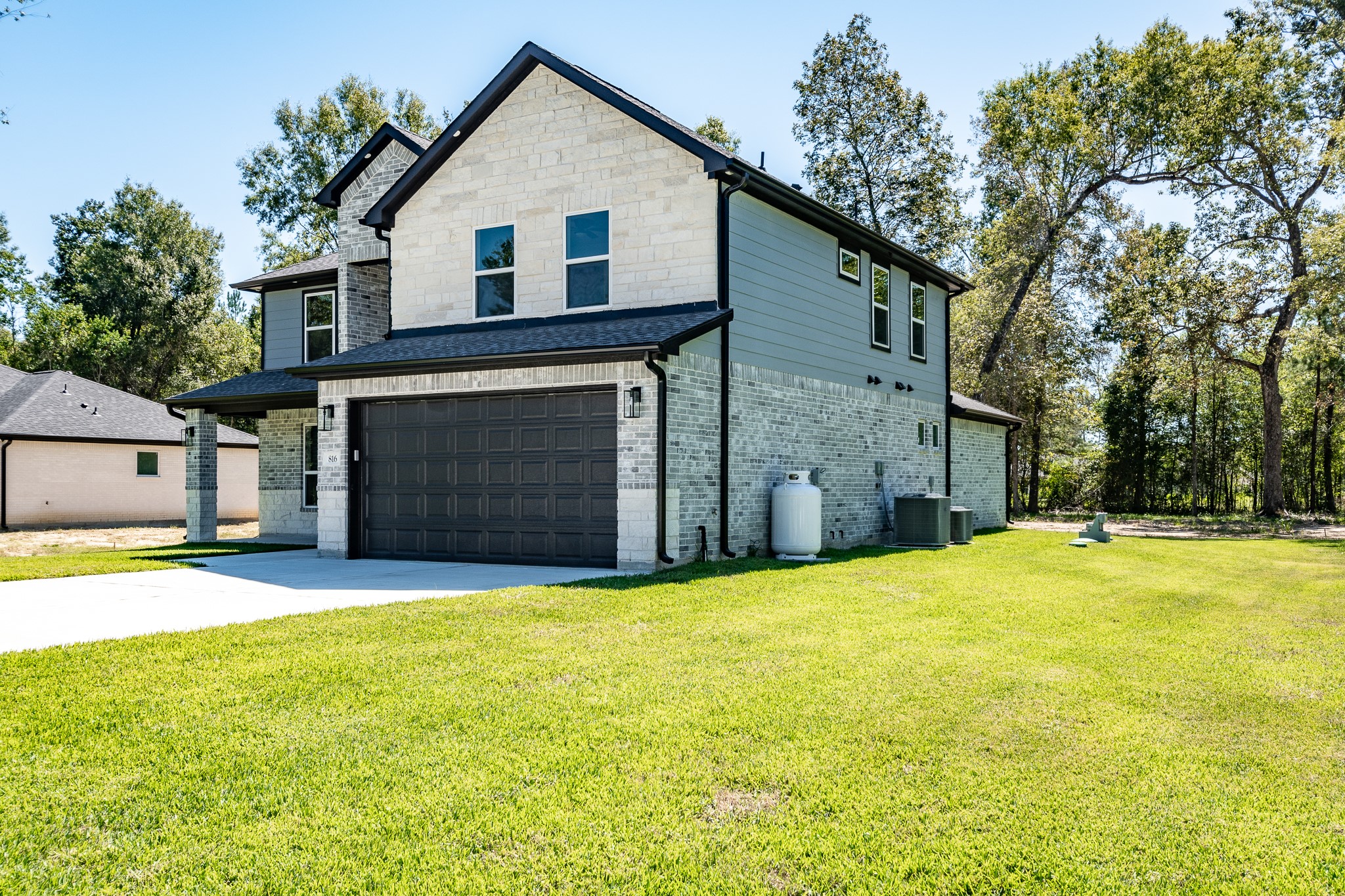 816 County Road 6609 Property Photo 5