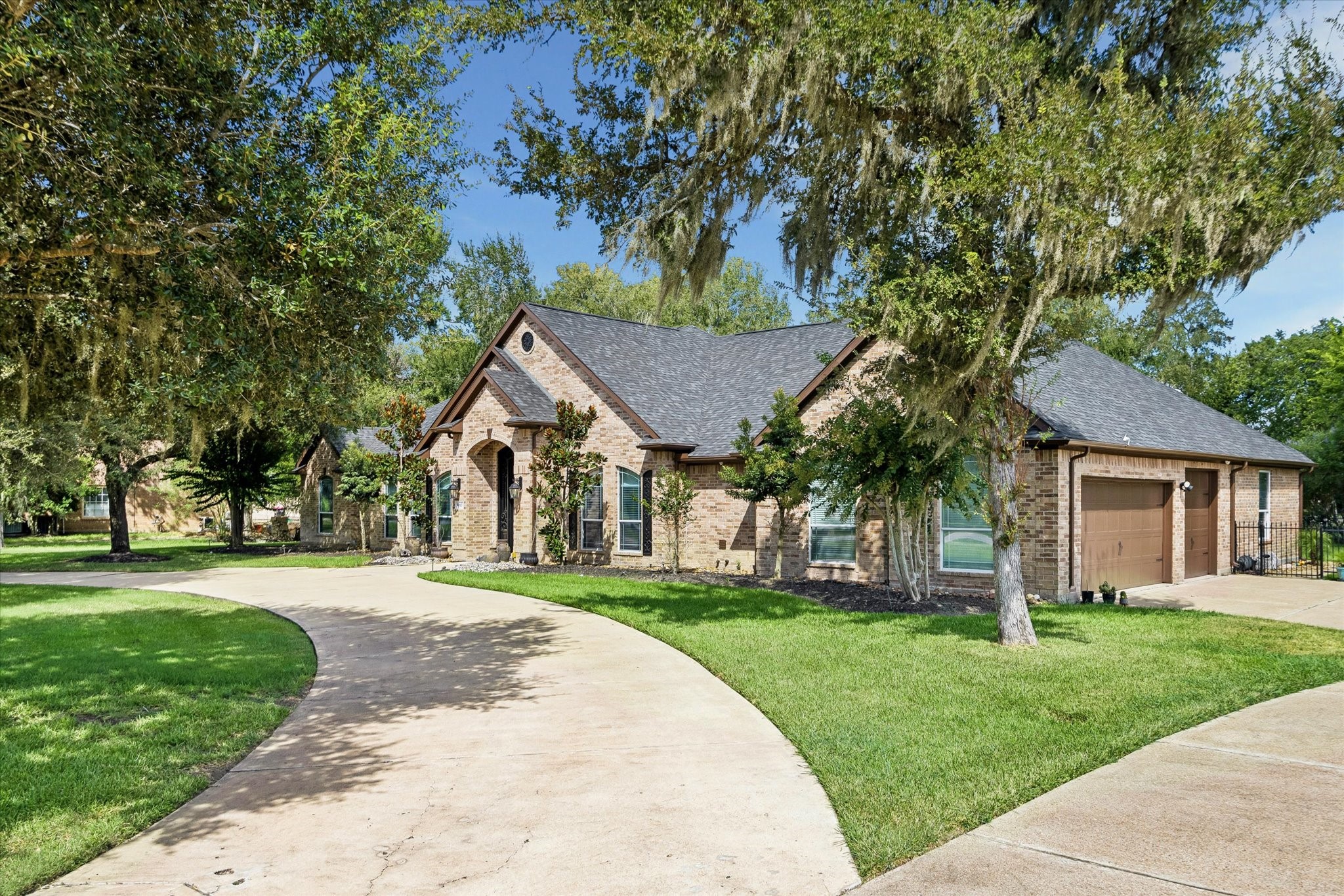 8827 Aubrey Lane Property Photo 4