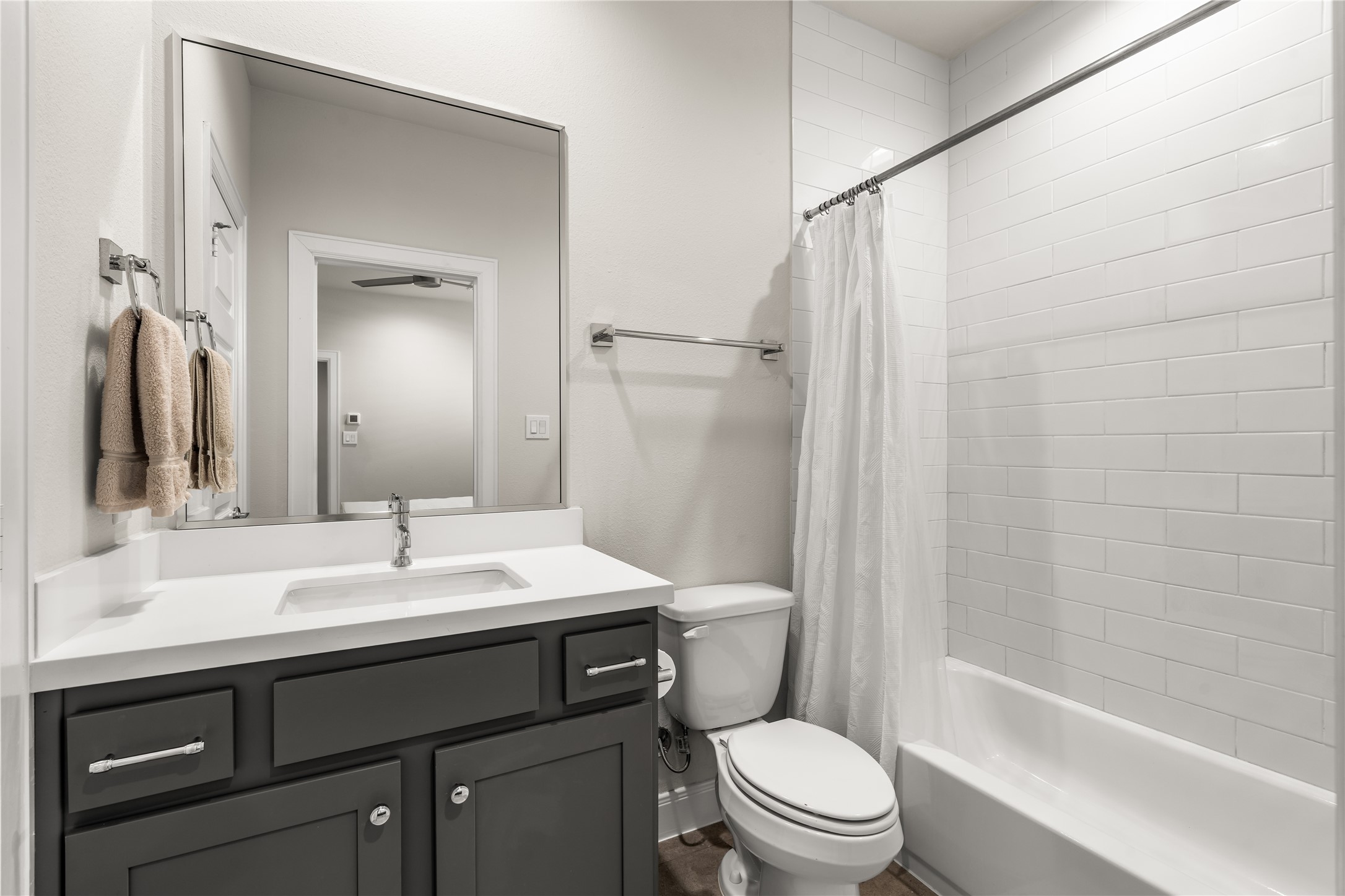 3020 Charline Avenue Property Photo 6