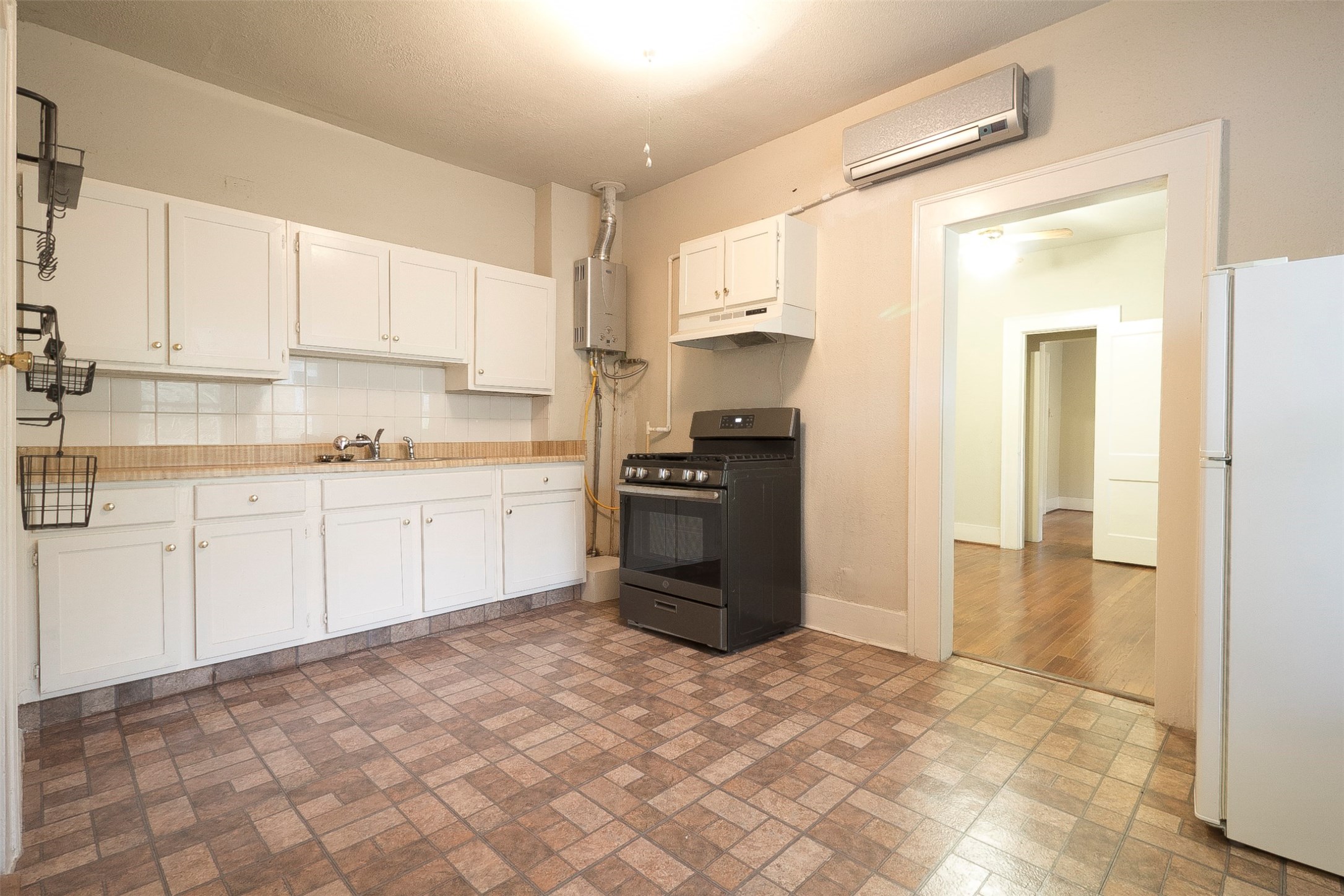 303 Northwood Street Property Photo 12