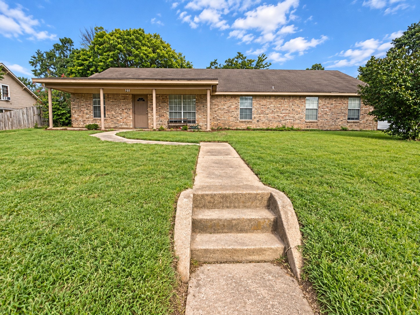505 N Smithland Street Property Photo 1
