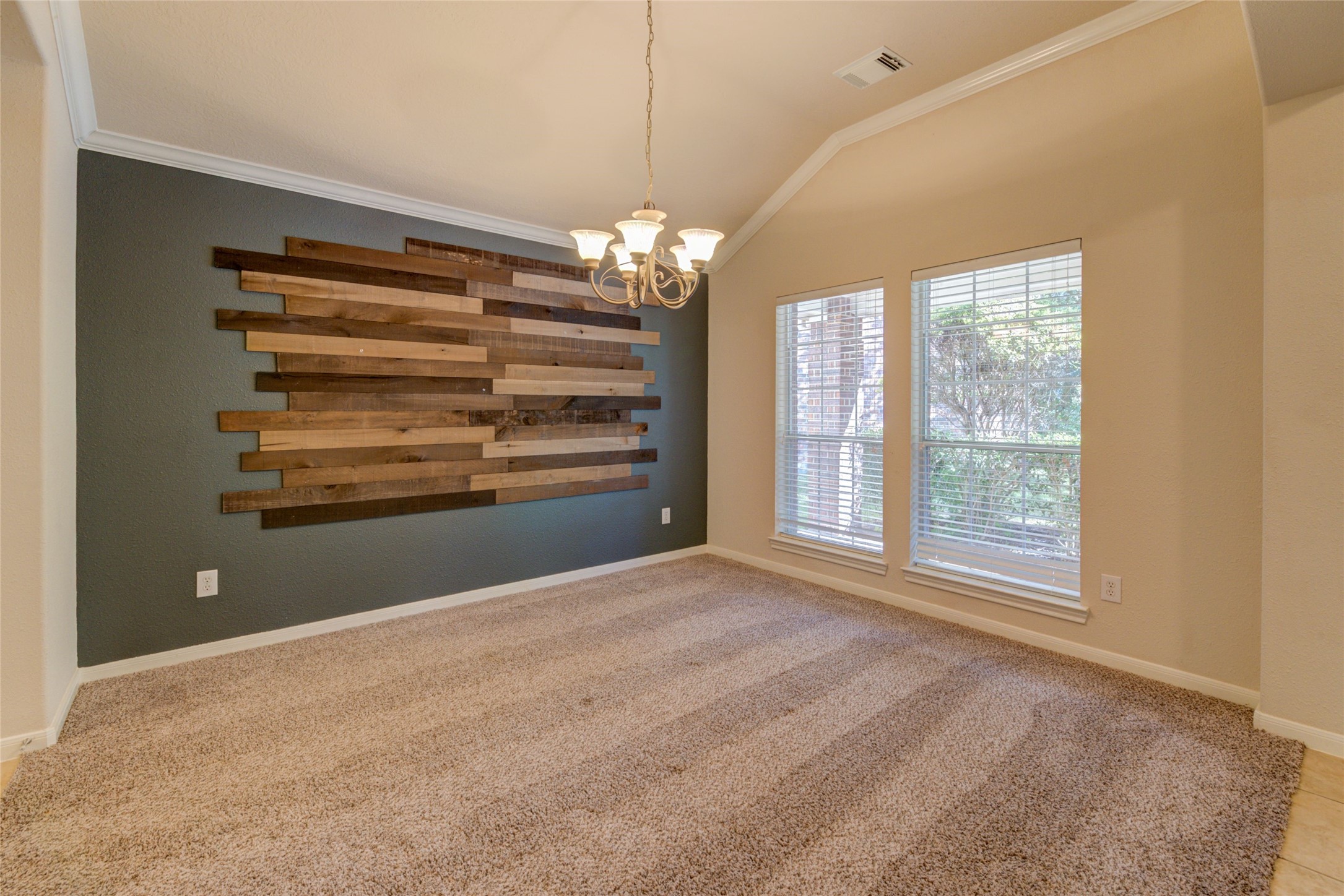 11 Ebony Oaks Place Property Photo 5
