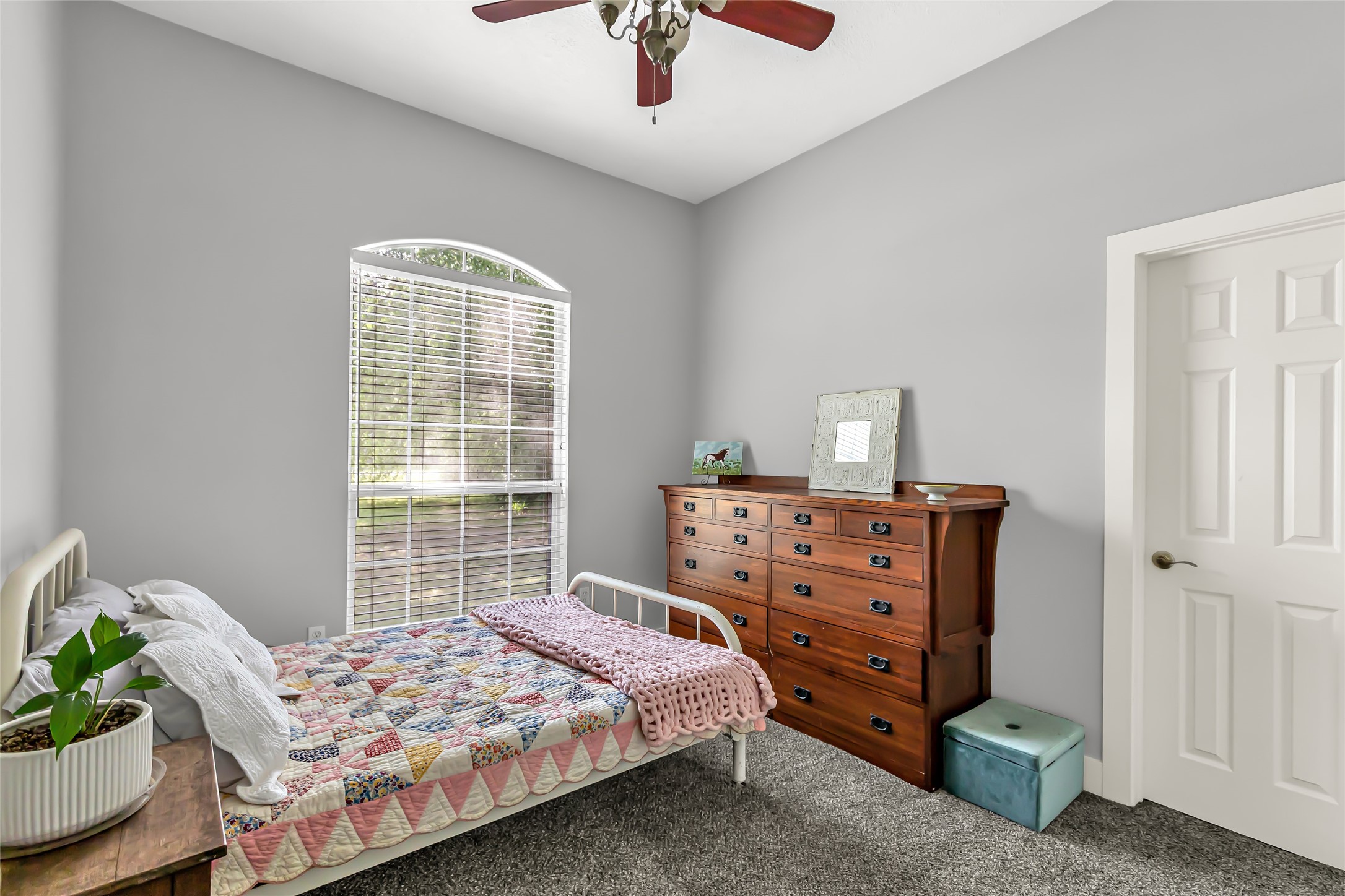 17207 Horseshoe Way Property Photo 4