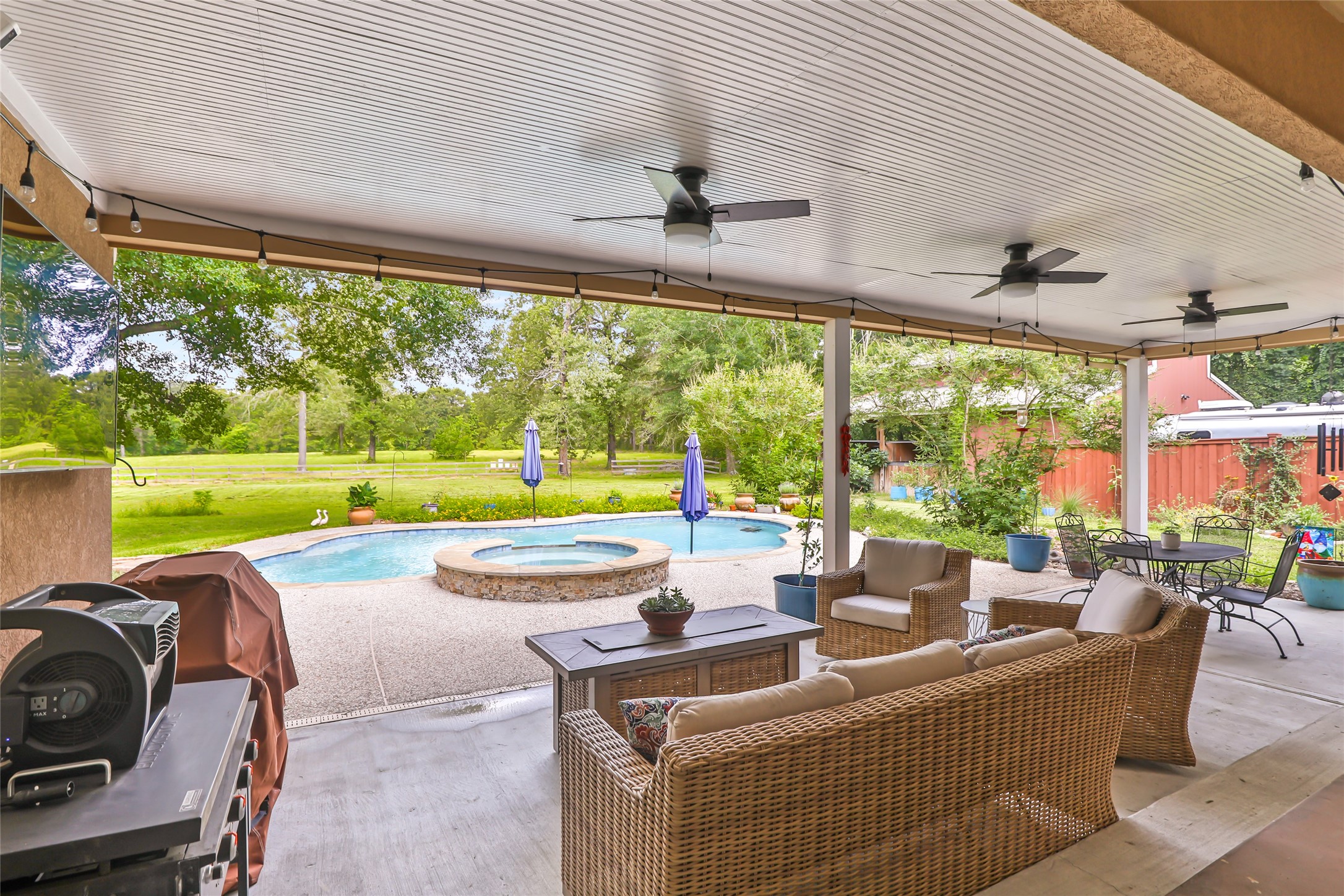 17207 Horseshoe Way Property Photo 28