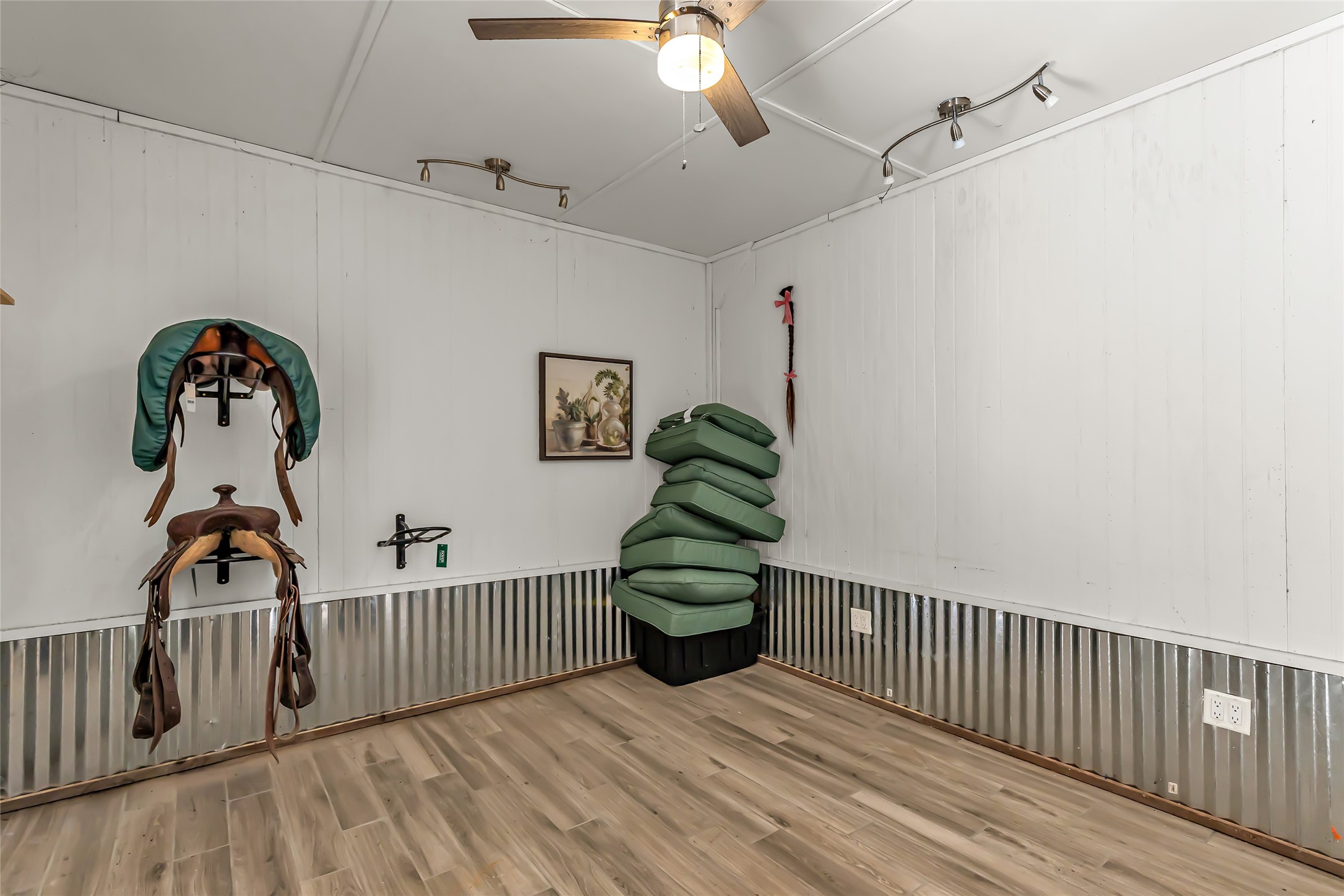 17207 Horseshoe Way Property Photo 39