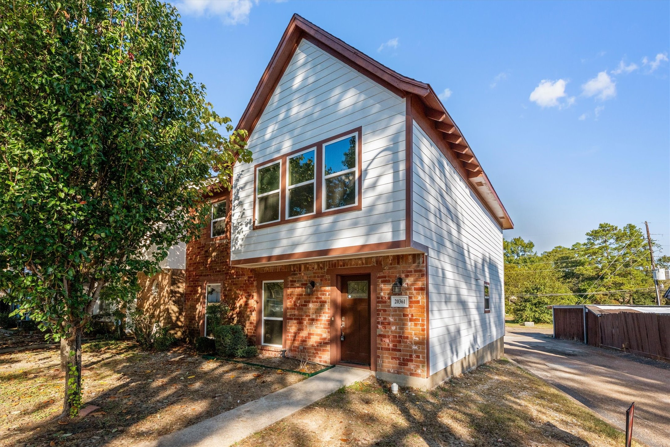 20361 Fieldtree Drive Property Photo 1