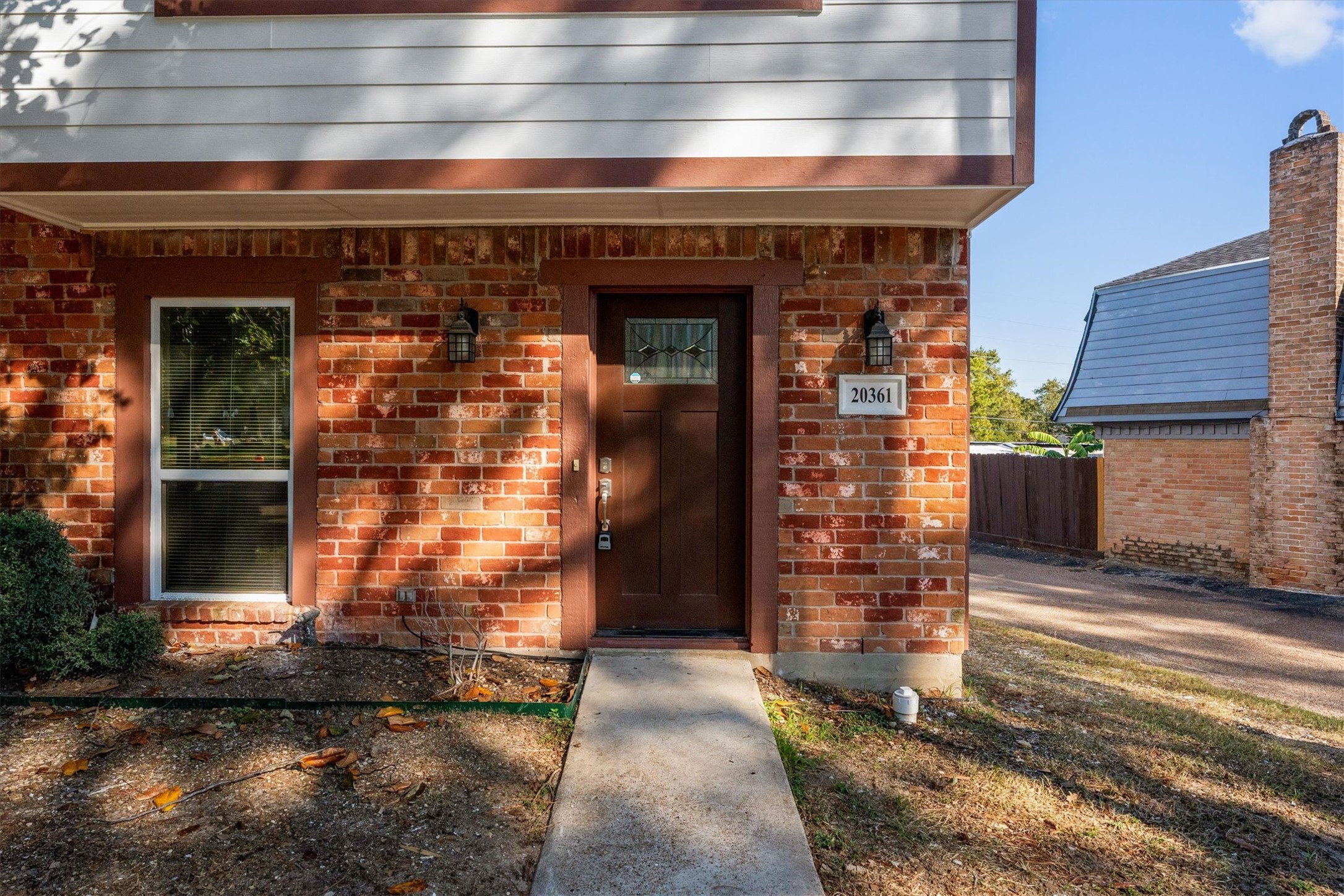20361 Fieldtree Drive Property Photo 3