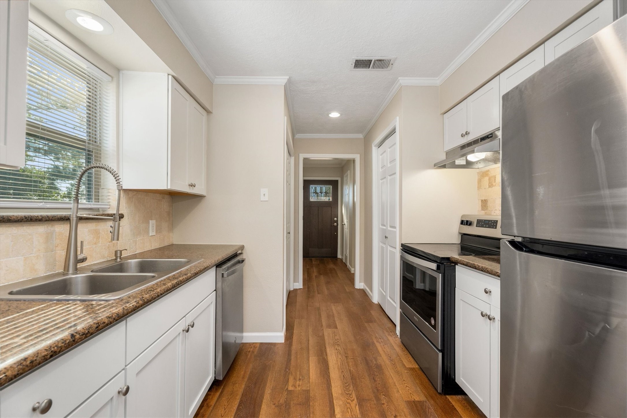 20361 Fieldtree Drive Property Photo 10