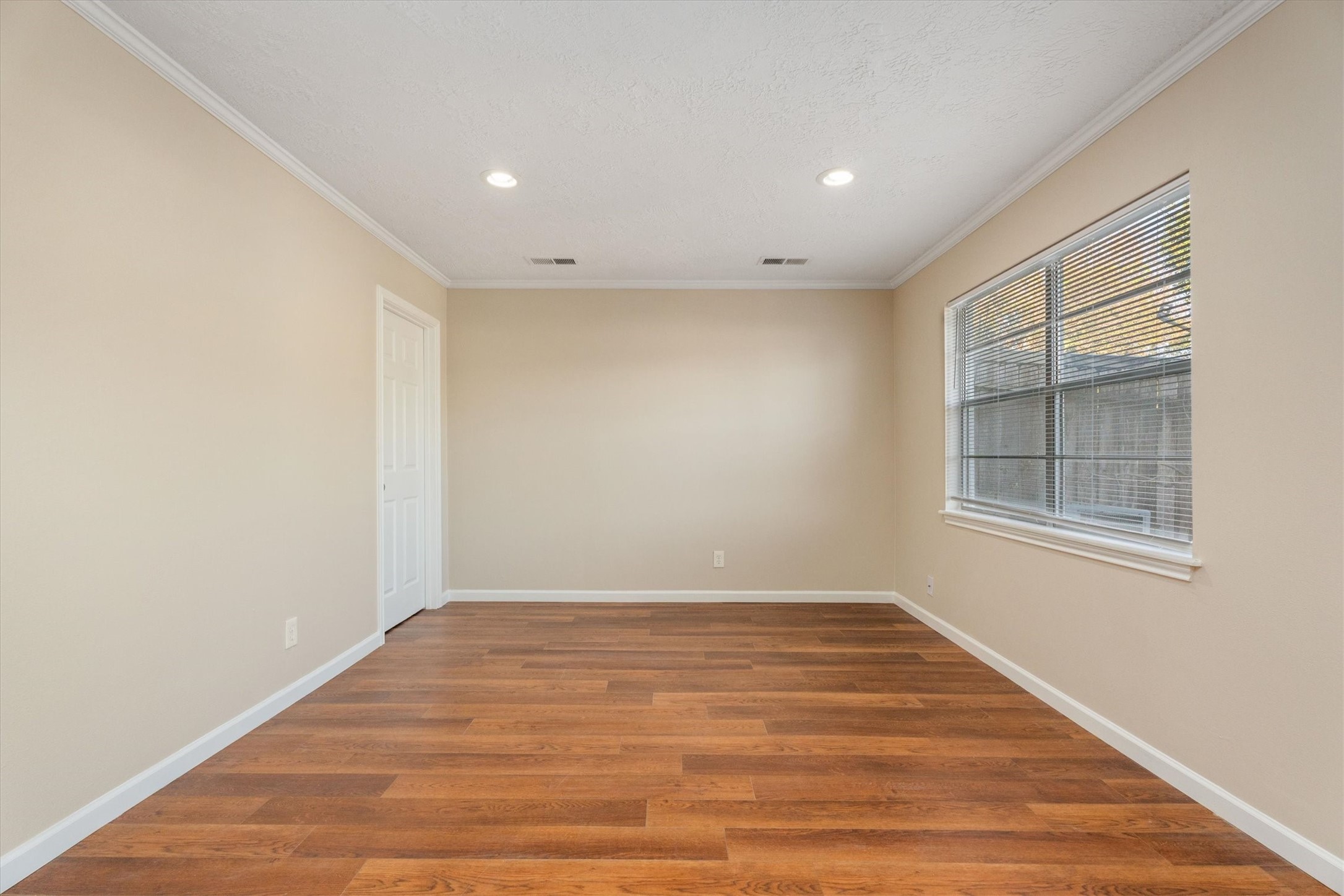 20361 Fieldtree Drive Property Photo 14