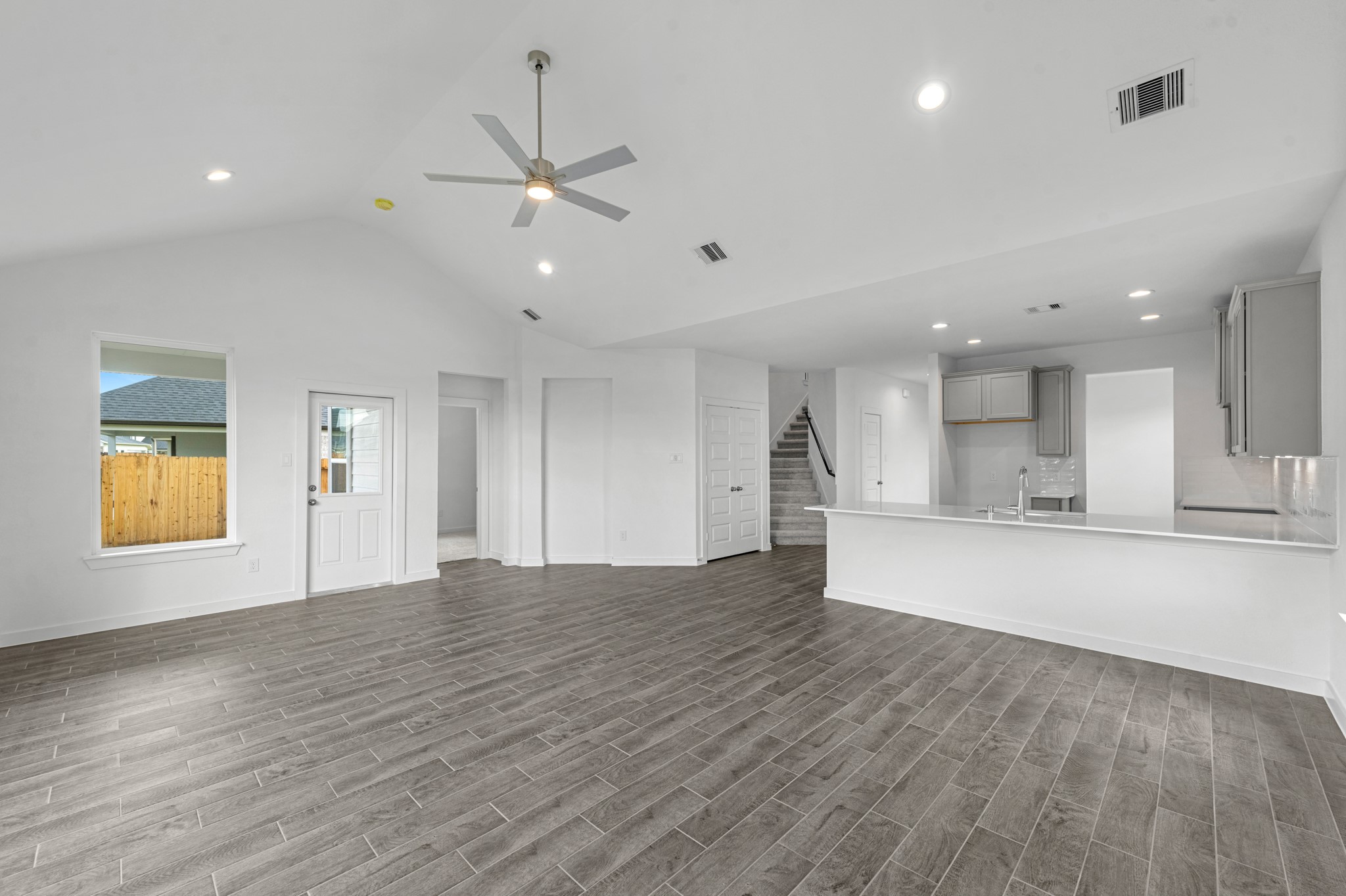 3130 Spitfire Drive Property Photo 5