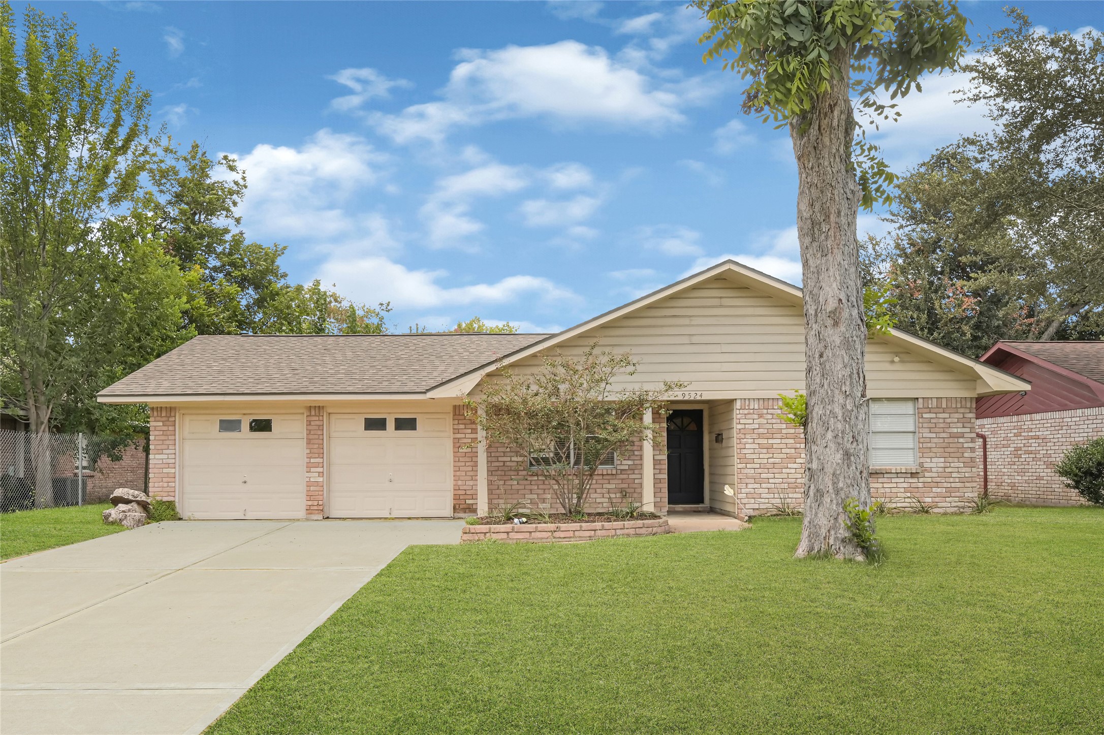 9524 Truscon Drive Property Photo 1