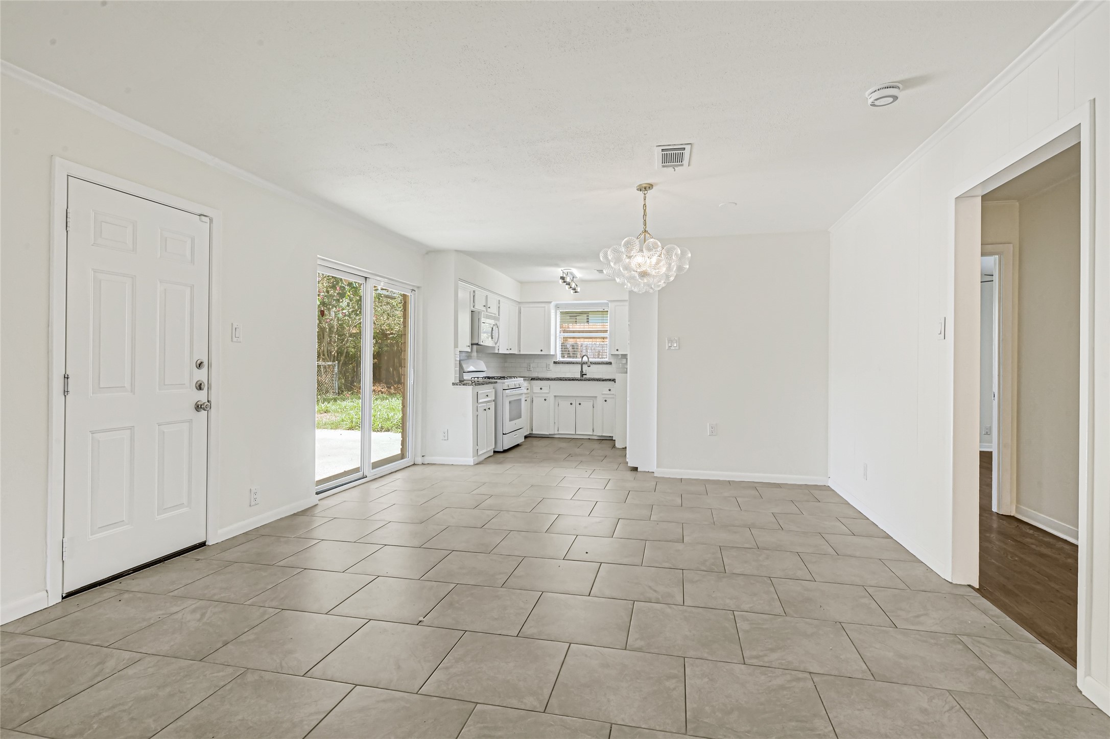 9524 Truscon Drive Property Photo 8