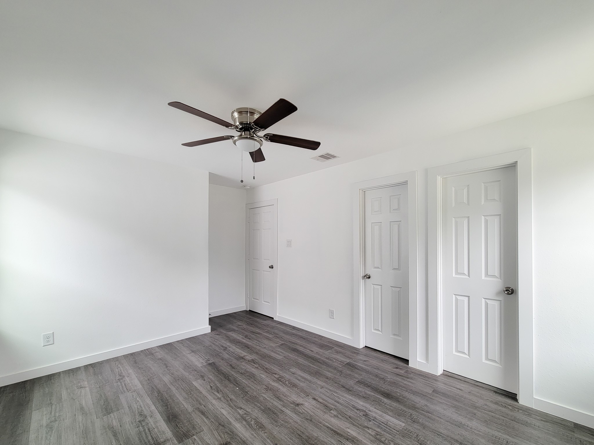 8122 Sterlingshire Street A Property Photo 17
