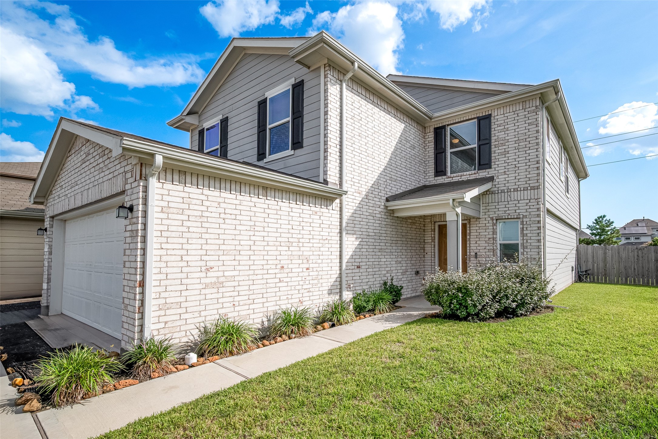 23335 Greenway Creek Lane Property Photo 2