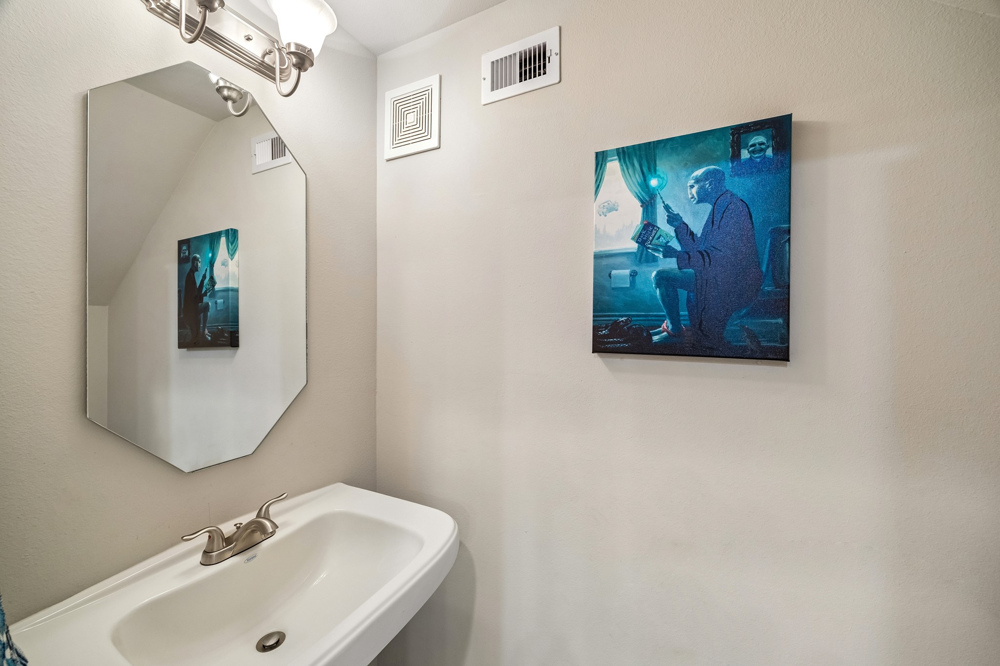 4819 Hardy Street Property Photo 10