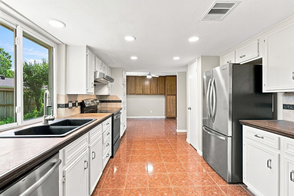 15706 Cavendish Drive Property Photo 23