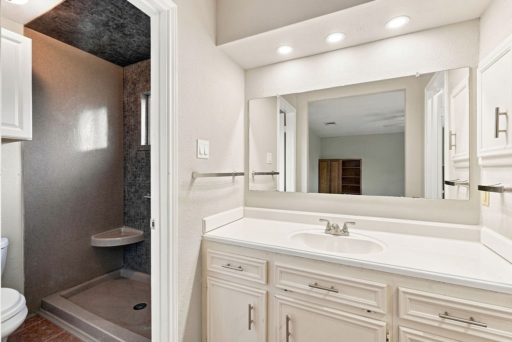 15706 Cavendish Drive Property Photo 35
