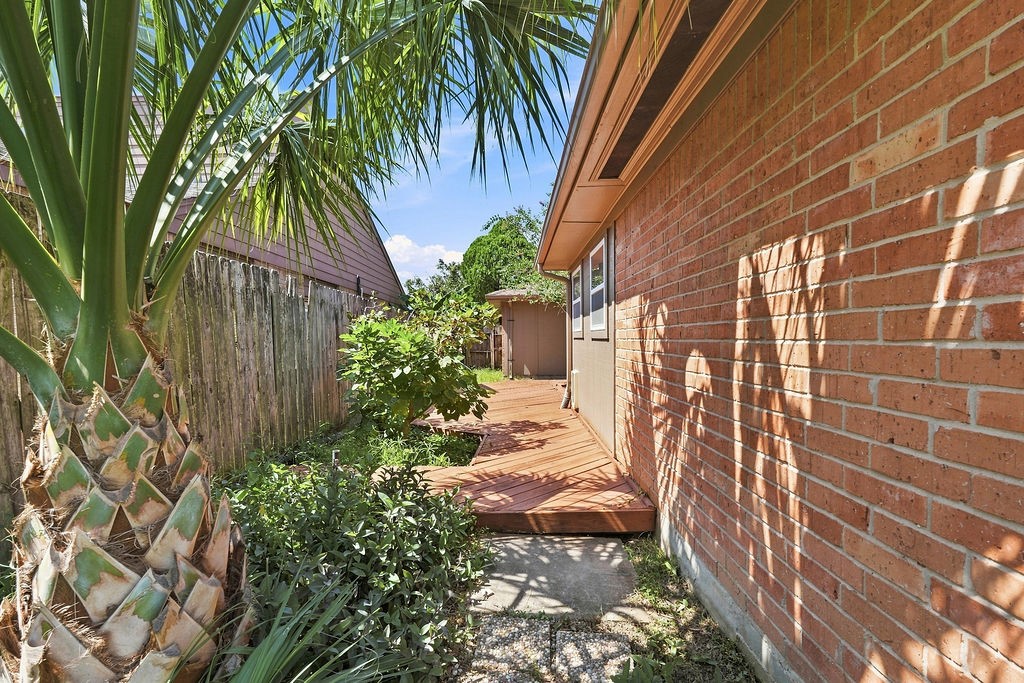 15706 Cavendish Drive Property Photo 47