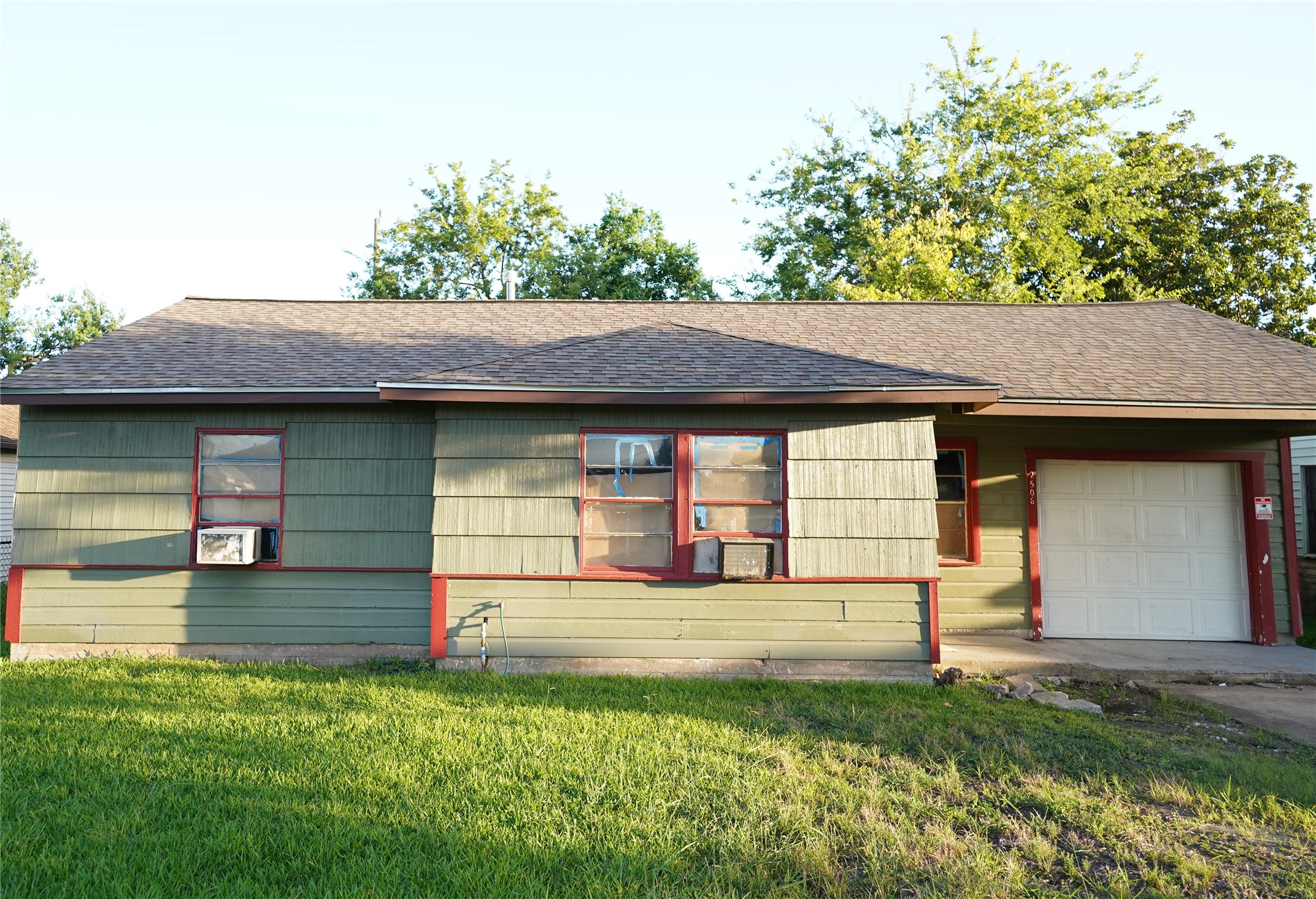 2506 10th Street Property Photo 1