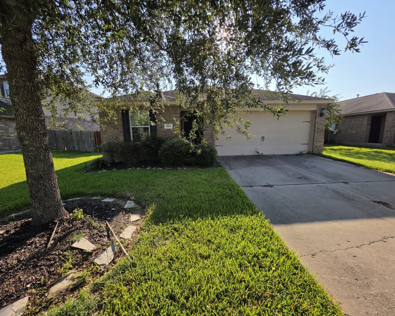 9811 Garnet Falls Drive Property Photo 1