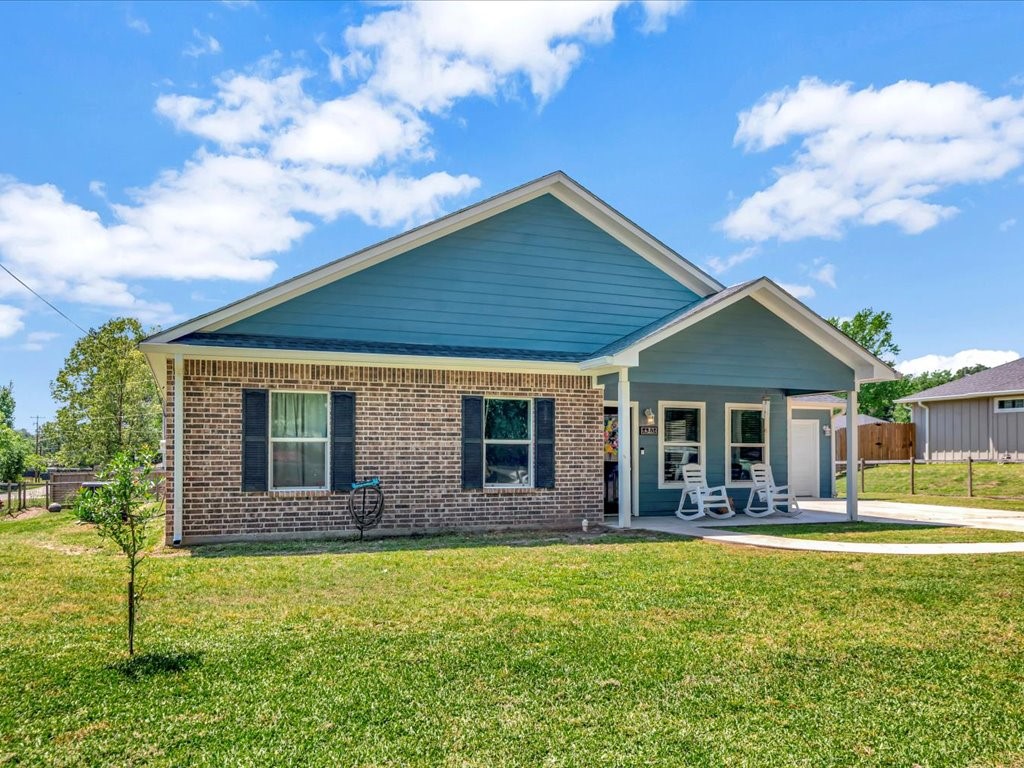 420 E Maple Property Photo