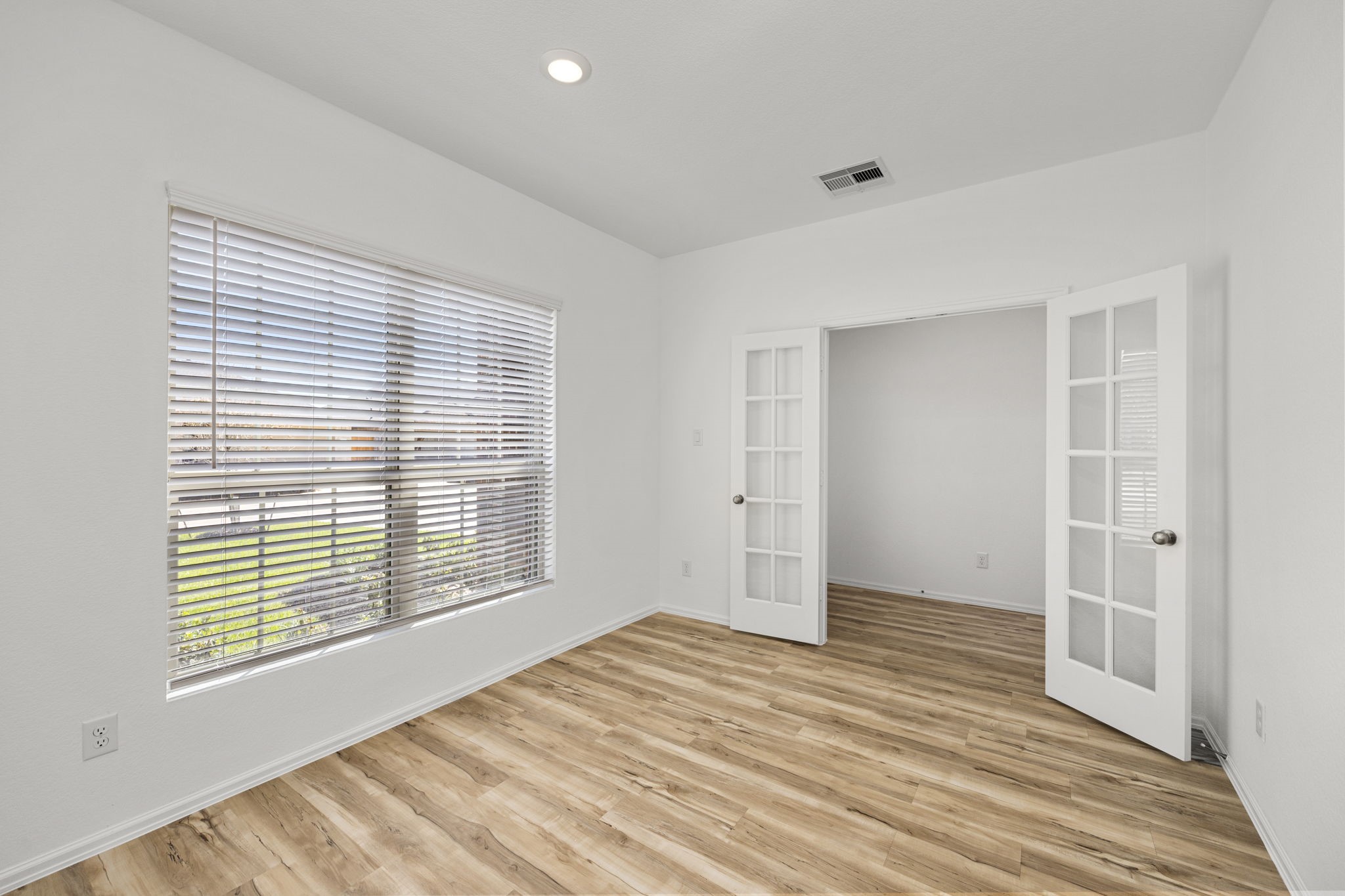 7339 Bartoncliff Drive Property Photo 8
