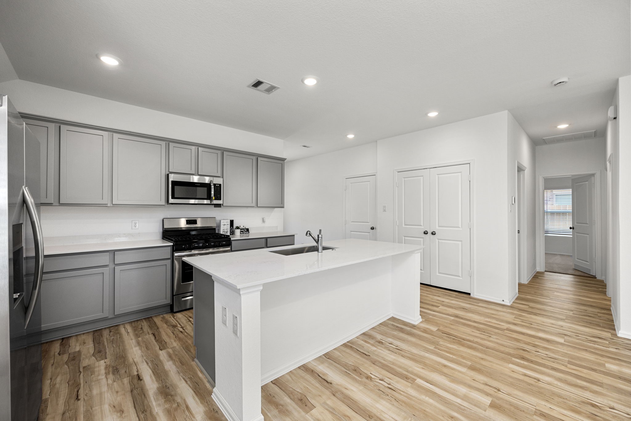 7339 Bartoncliff Drive Property Photo 11