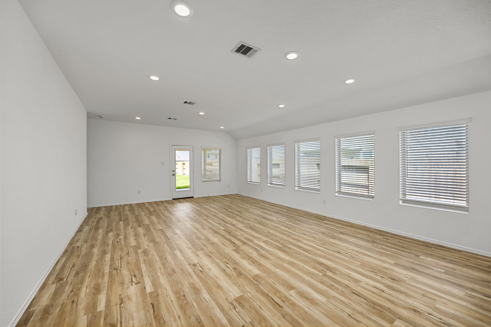 7339 Bartoncliff Drive Property Photo 13