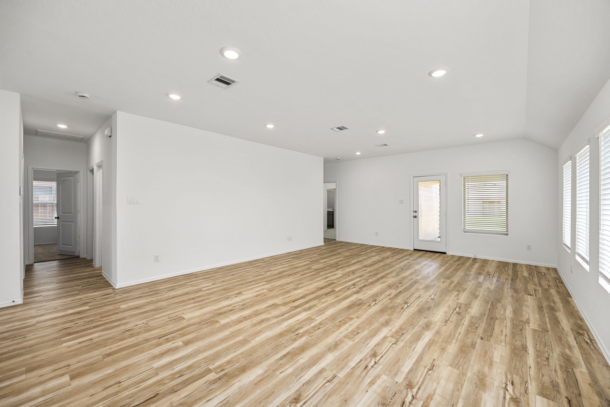 7339 Bartoncliff Drive Property Photo 14