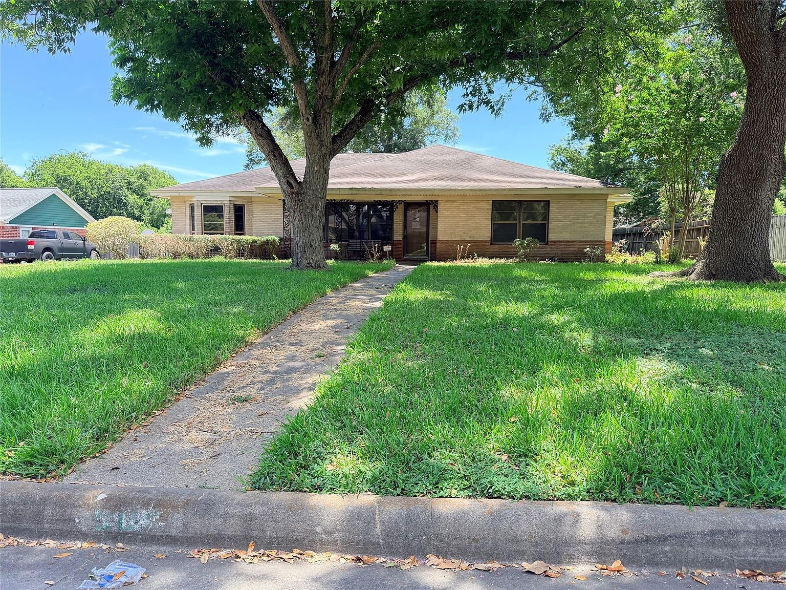 504 Dwinnell Street Property Photo 1