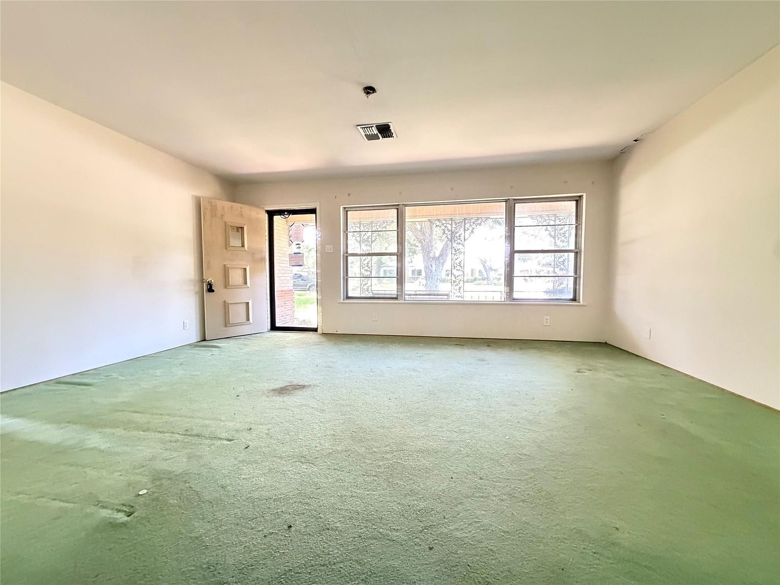 504 Dwinnell Street Property Photo 3