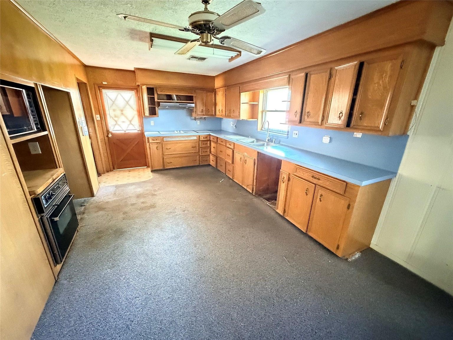 504 Dwinnell Street Property Photo 7
