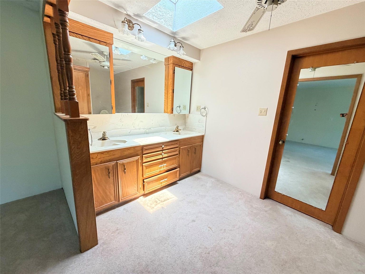 504 Dwinnell Street Property Photo 11