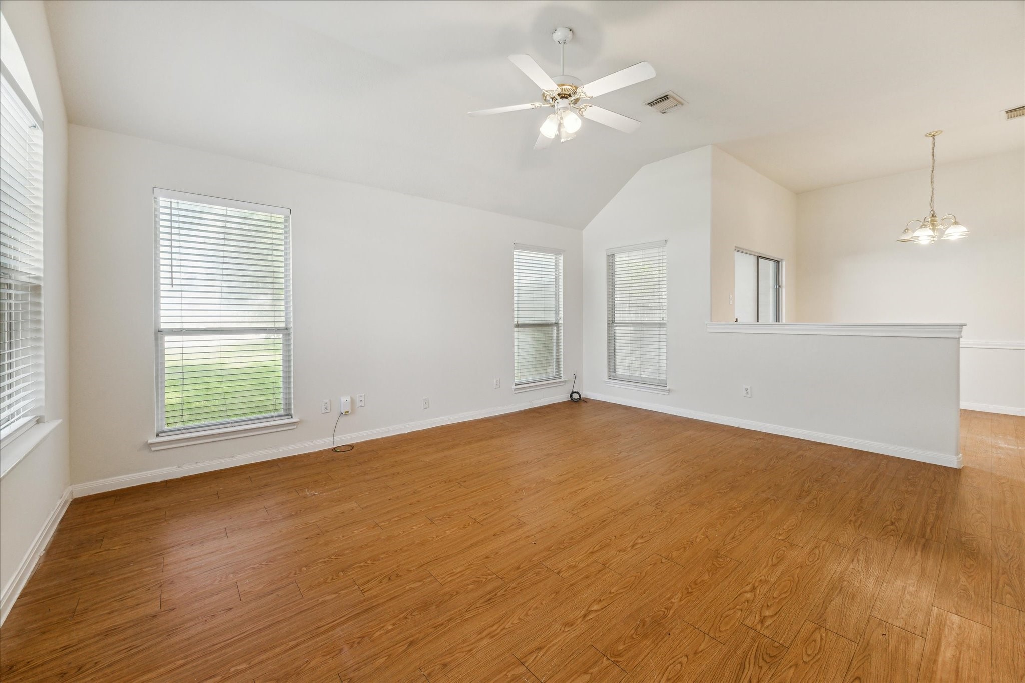 1806 Arbor Glen Property Photo 4