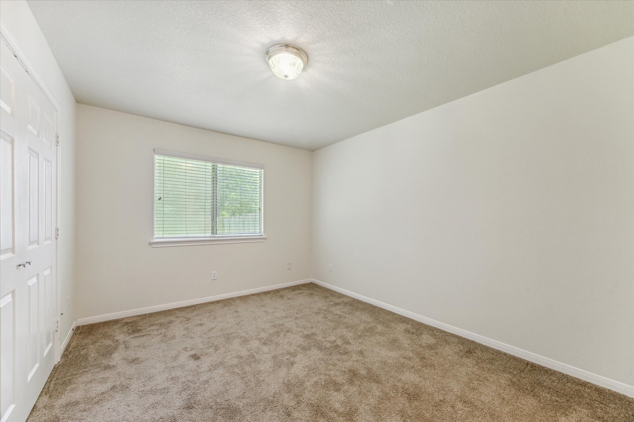 1806 Arbor Glen Property Photo 9