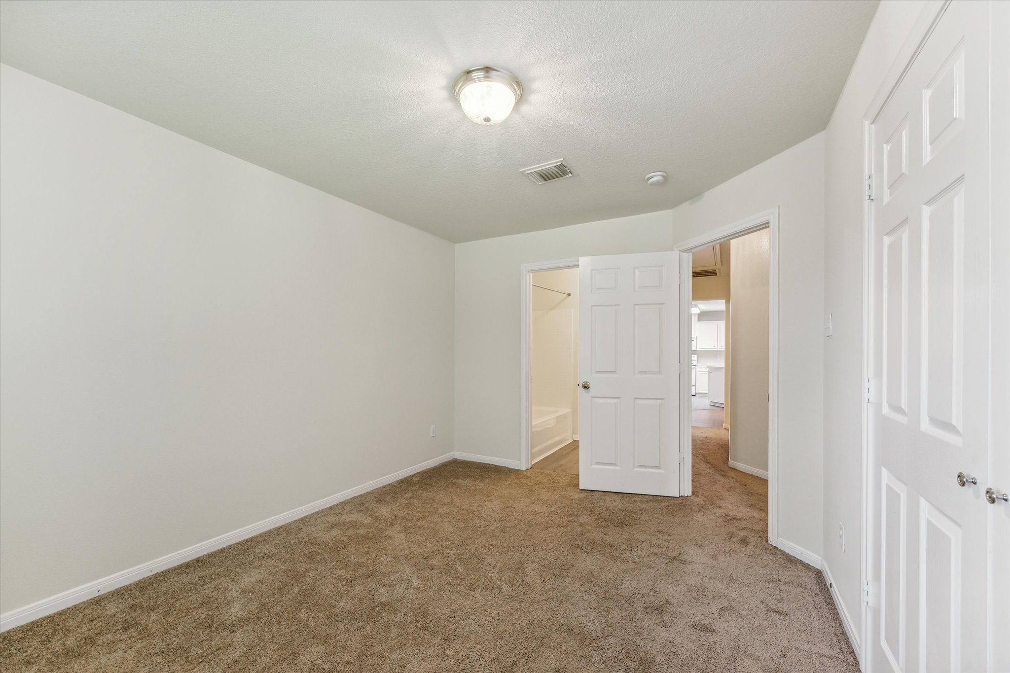 1806 Arbor Glen Property Photo 10