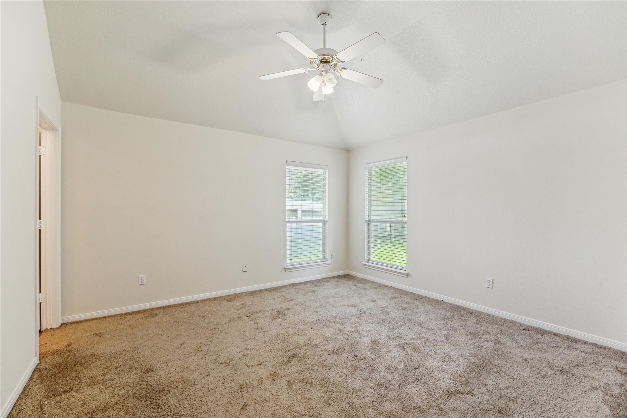 1806 Arbor Glen Property Photo 13