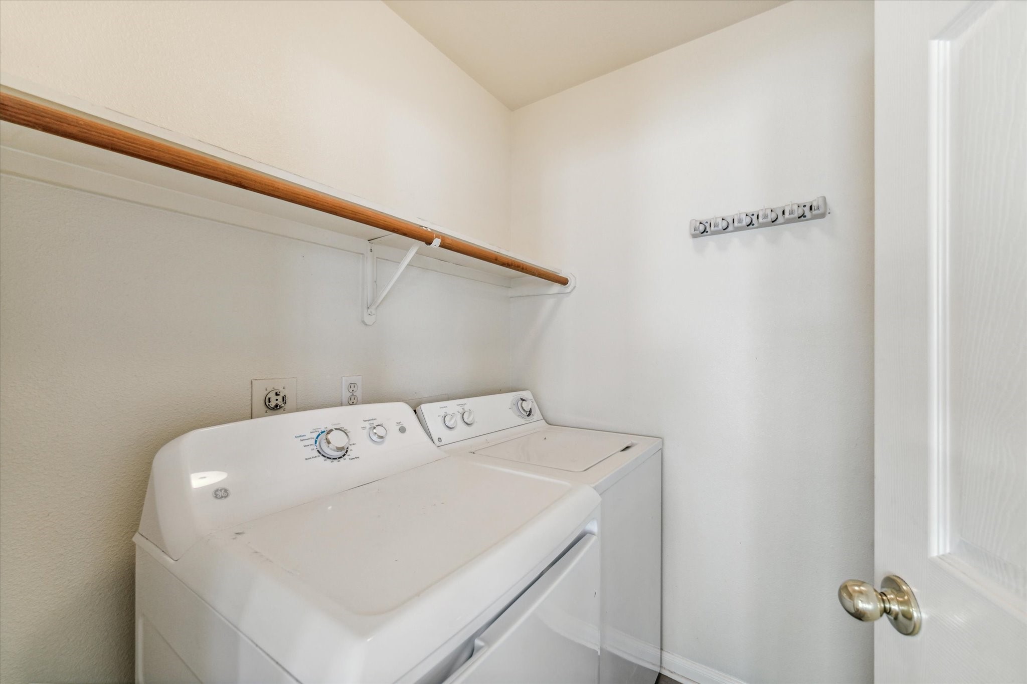 1806 Arbor Glen Property Photo 15