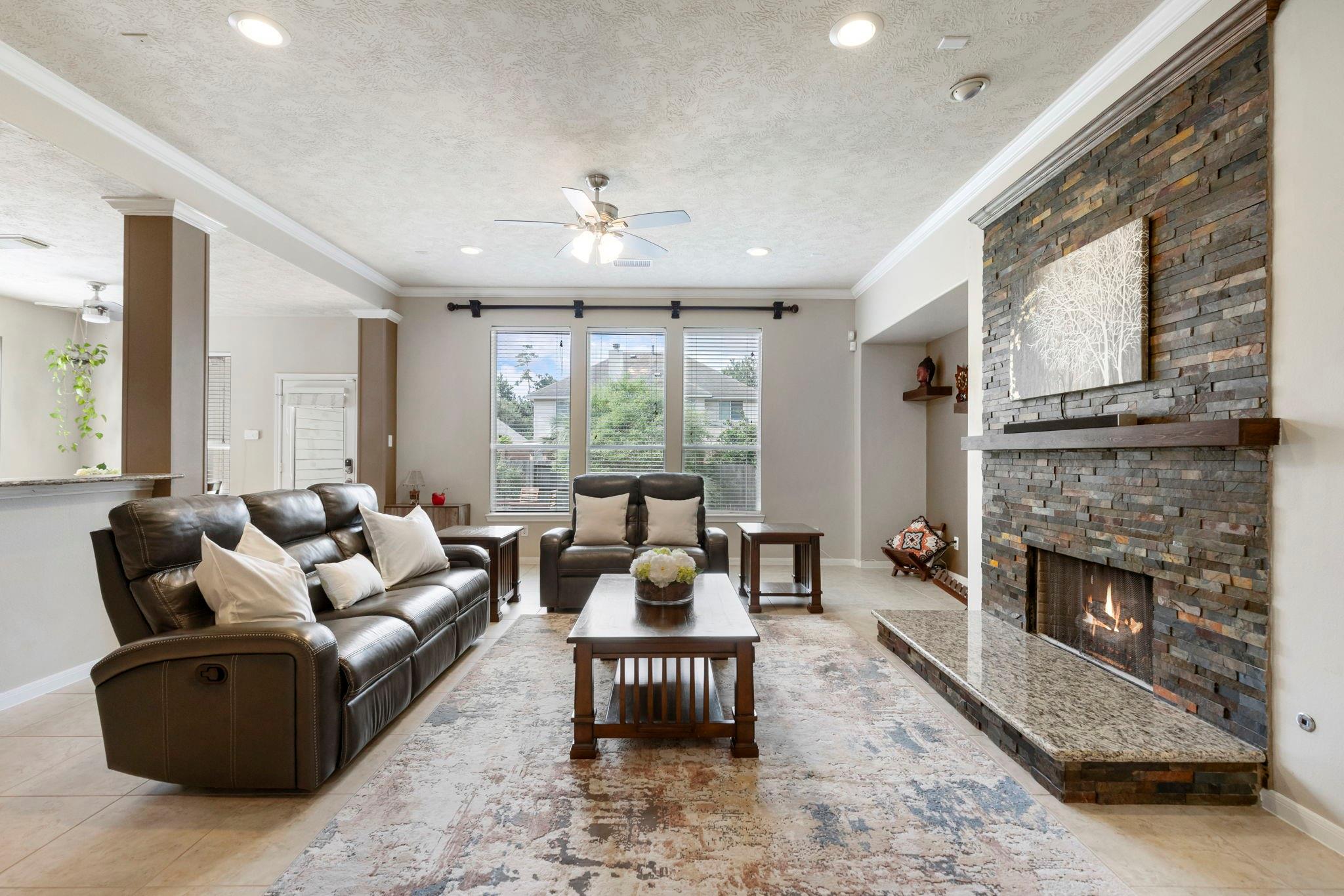 14 N Bardsbrook Circle, The Woodlands Tx 77382 Property Photo 13