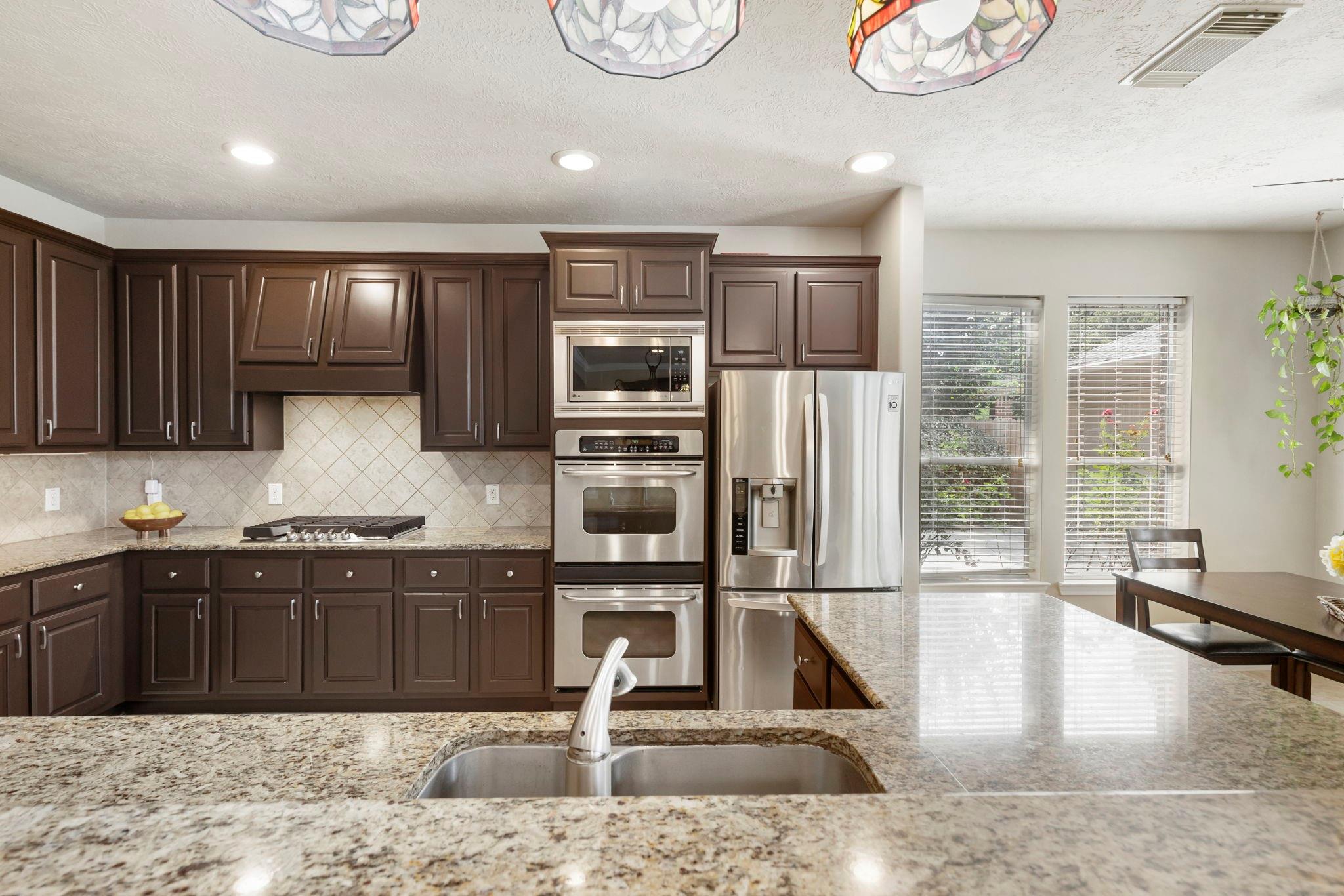14 N Bardsbrook Circle, The Woodlands Tx 77382 Property Photo 21