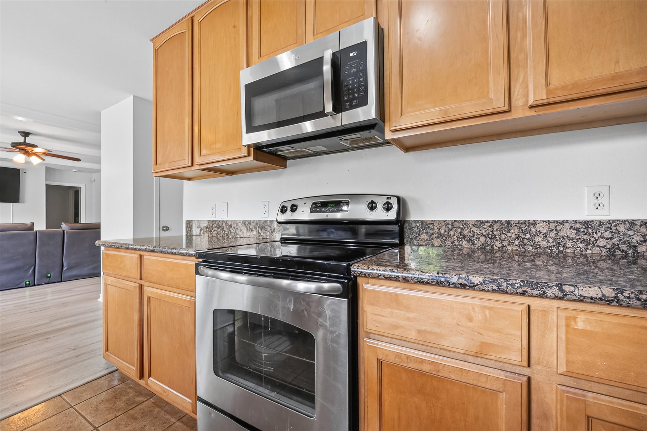 9218 Mcdade Street Property Photo 18