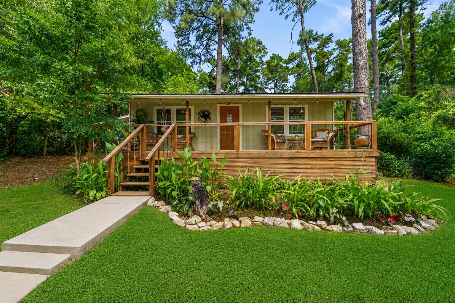 11045 Woodview Drive Property Photo 1