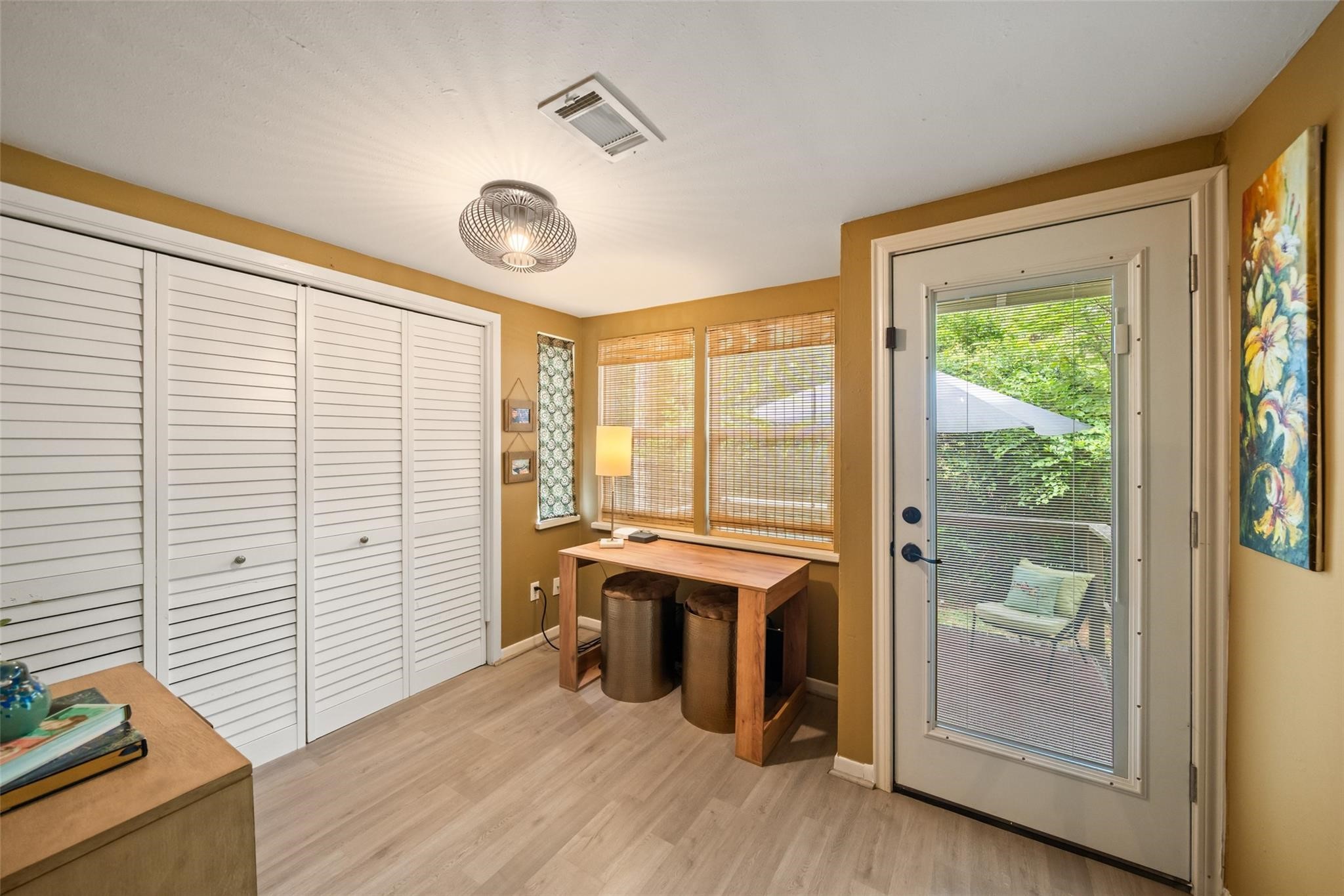 11045 Woodview Drive Property Photo 13