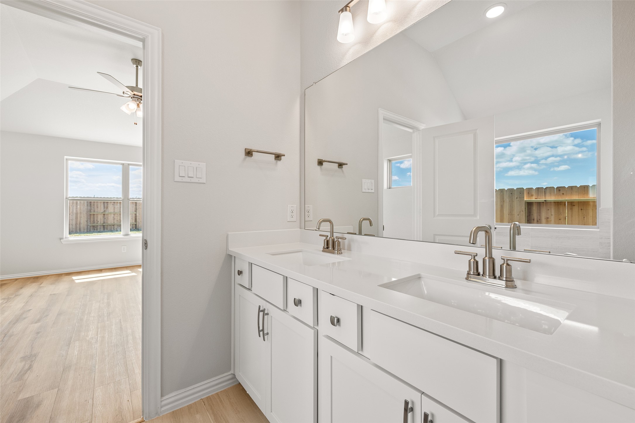 1526 Waterway Reach Drive Property Photo 33