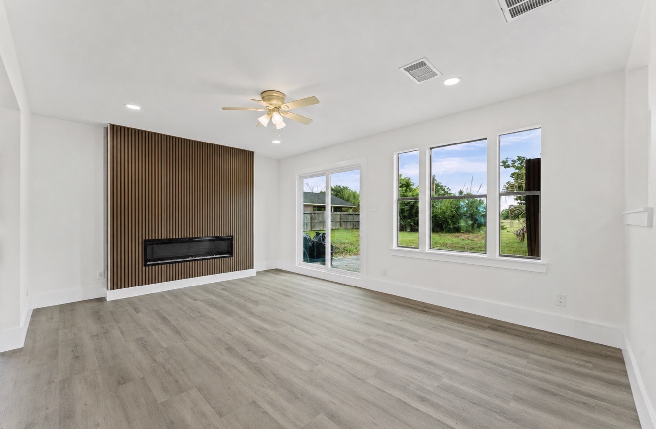 15806 Lakeview Drive Property Photo 12