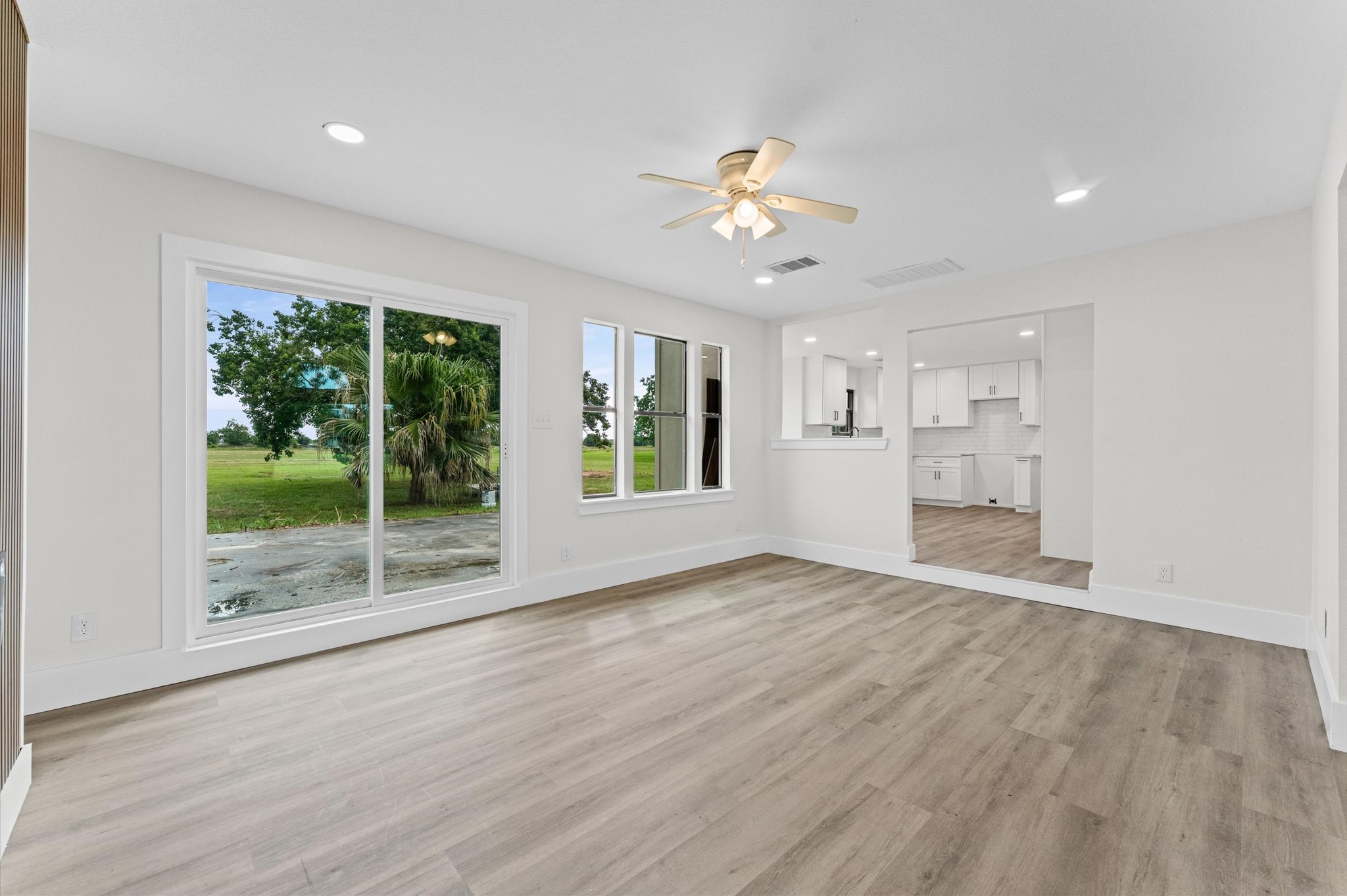 15806 Lakeview Drive Property Photo 14