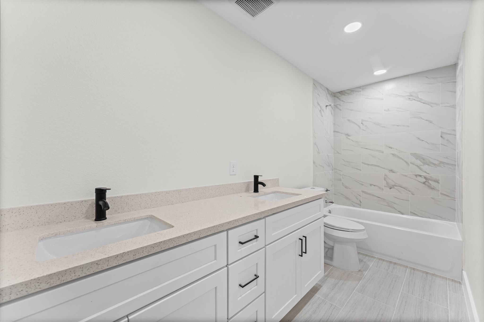 15806 Lakeview Drive Property Photo 28