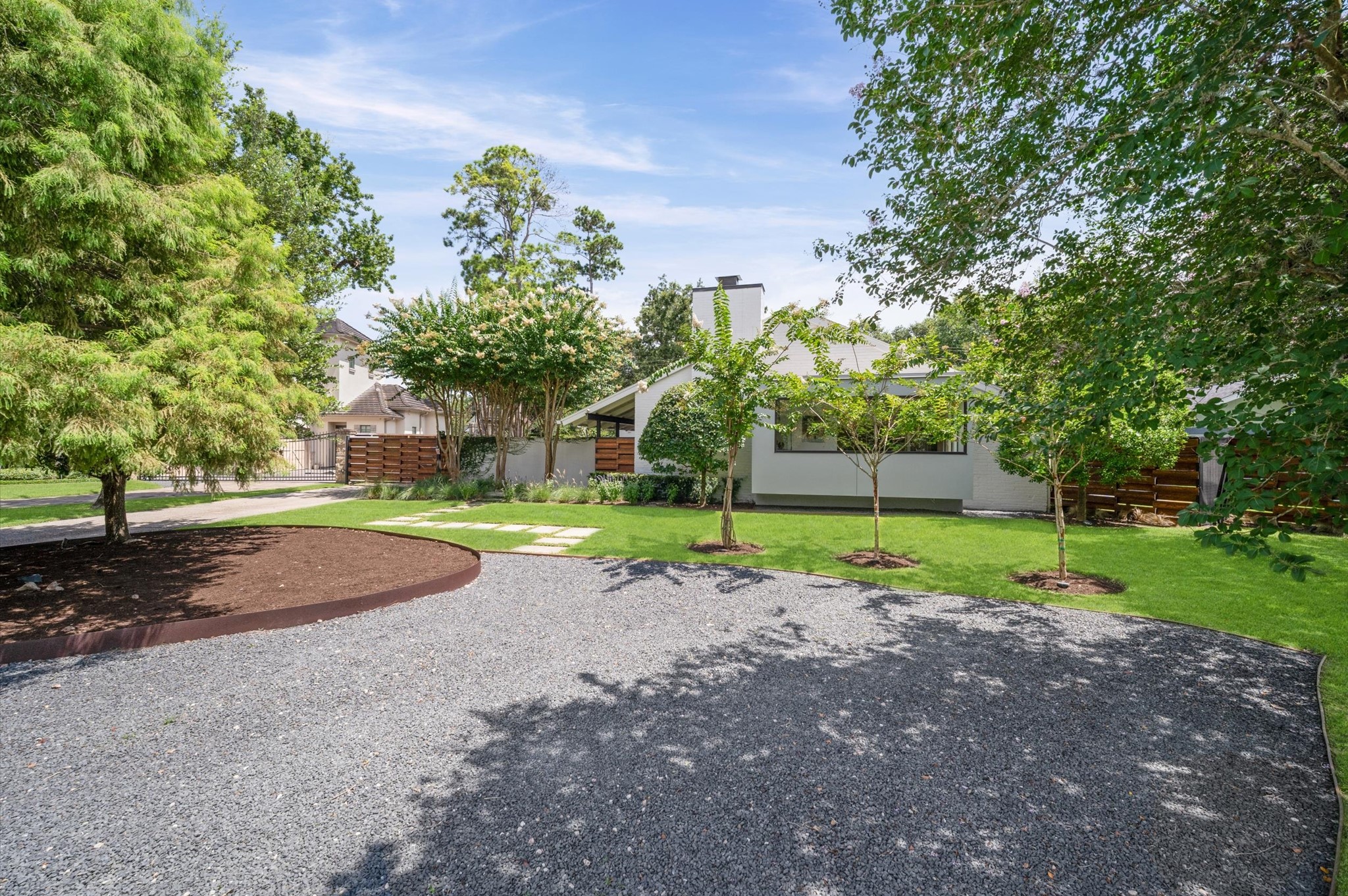 10 Inwood Oaks Drive Property Photo 3