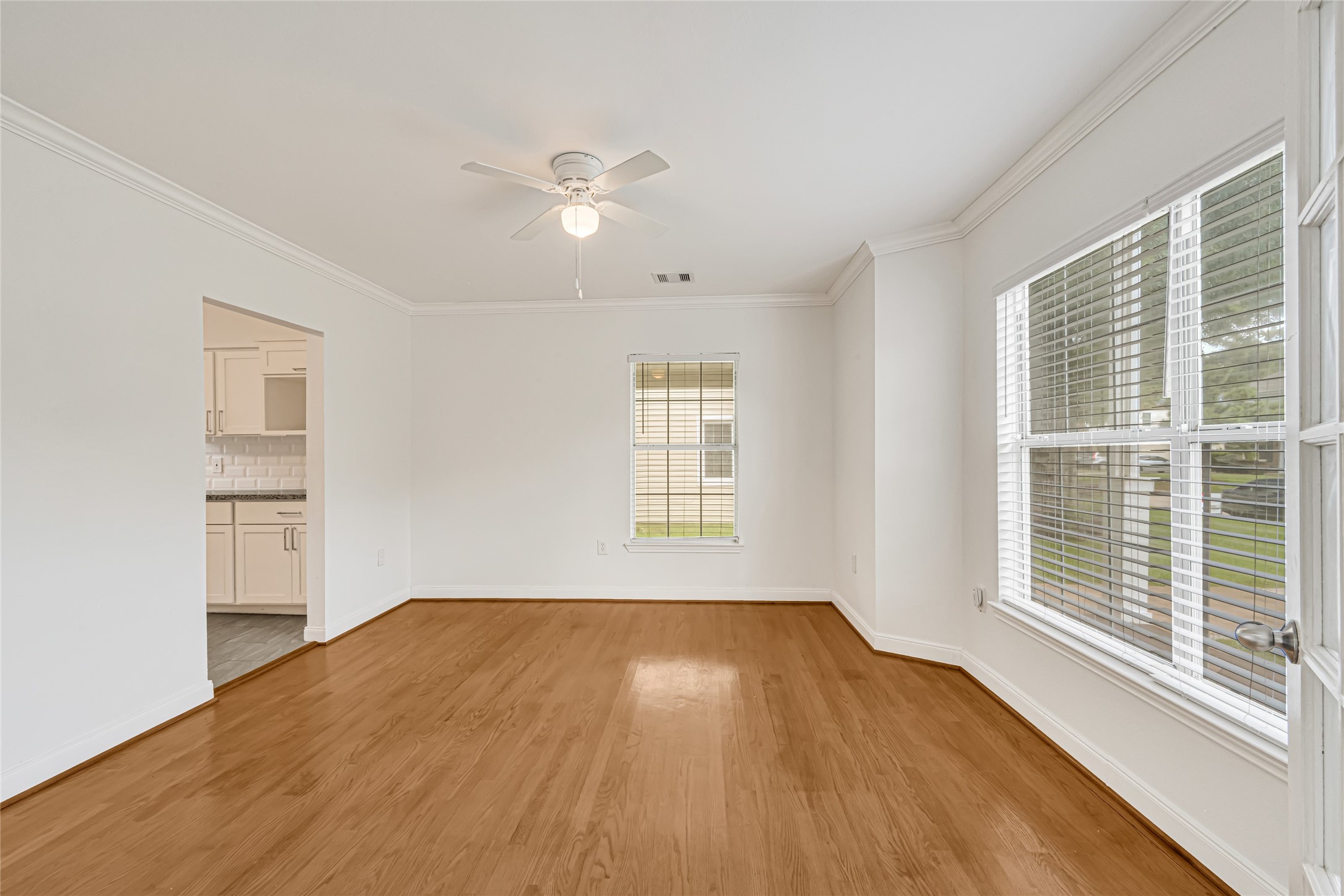 4390 Harvest Lane Property Photo 6