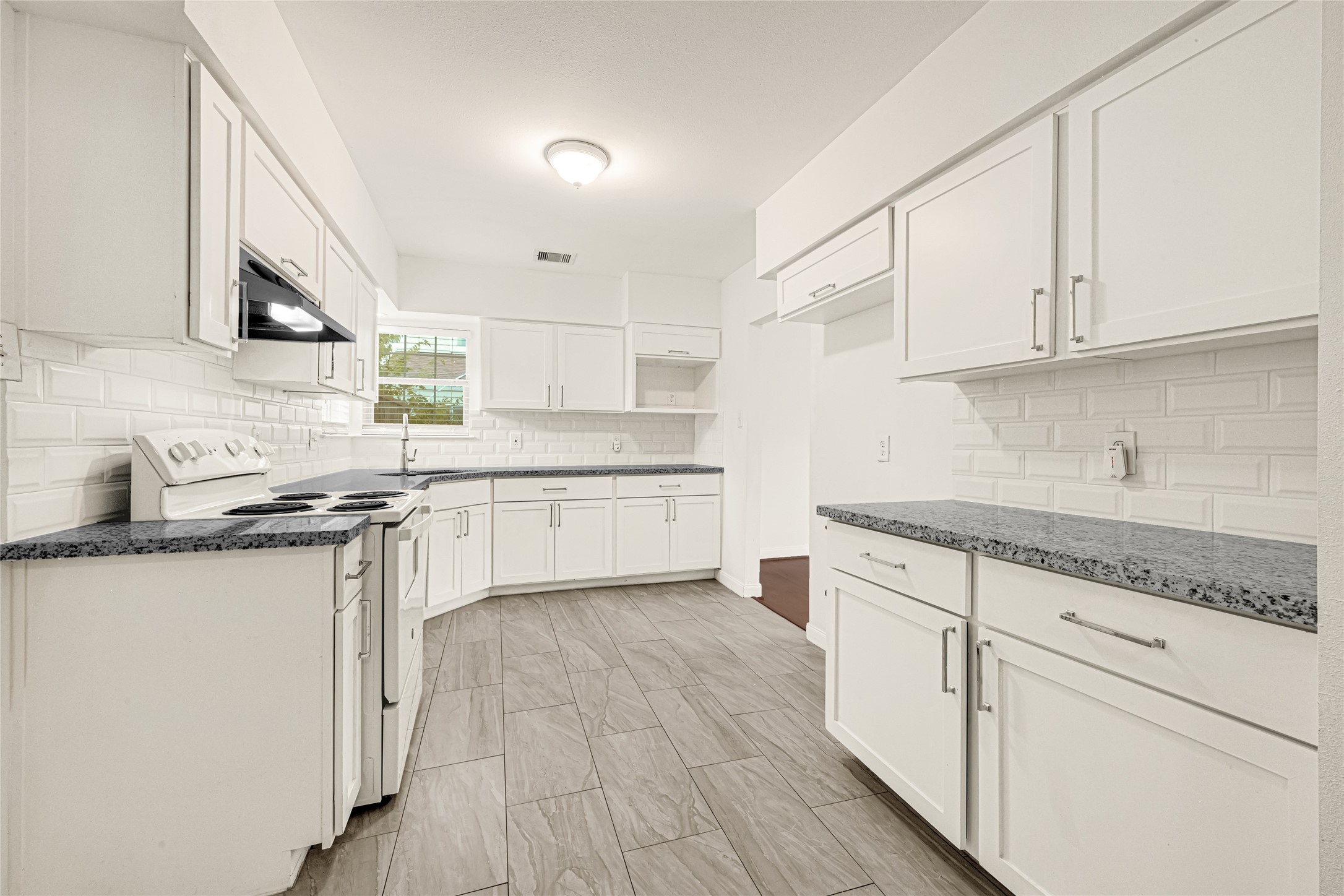 4390 Harvest Lane Property Photo 10